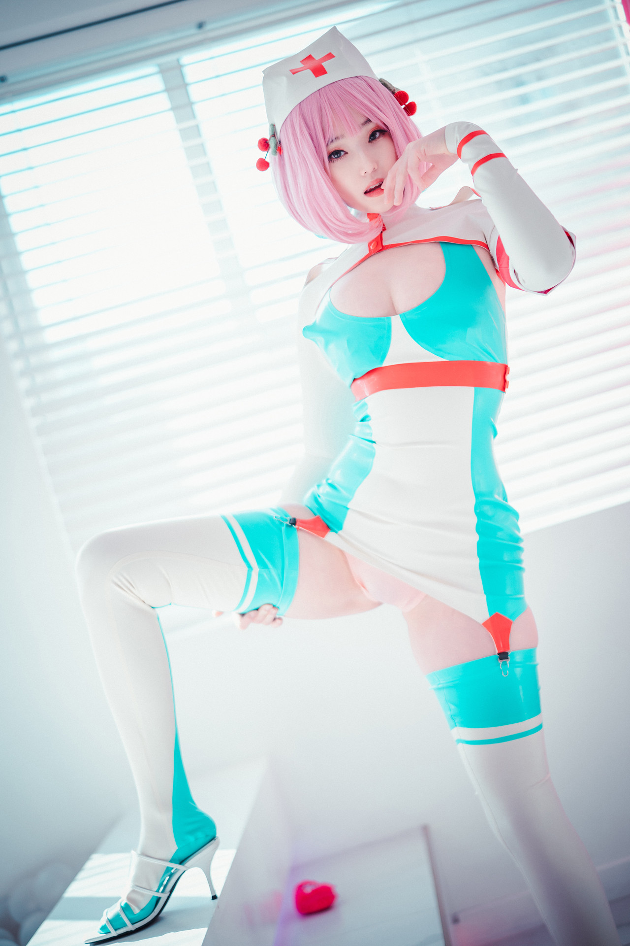 Bambi 밤비, DJAWA ‘Cling To Latex’