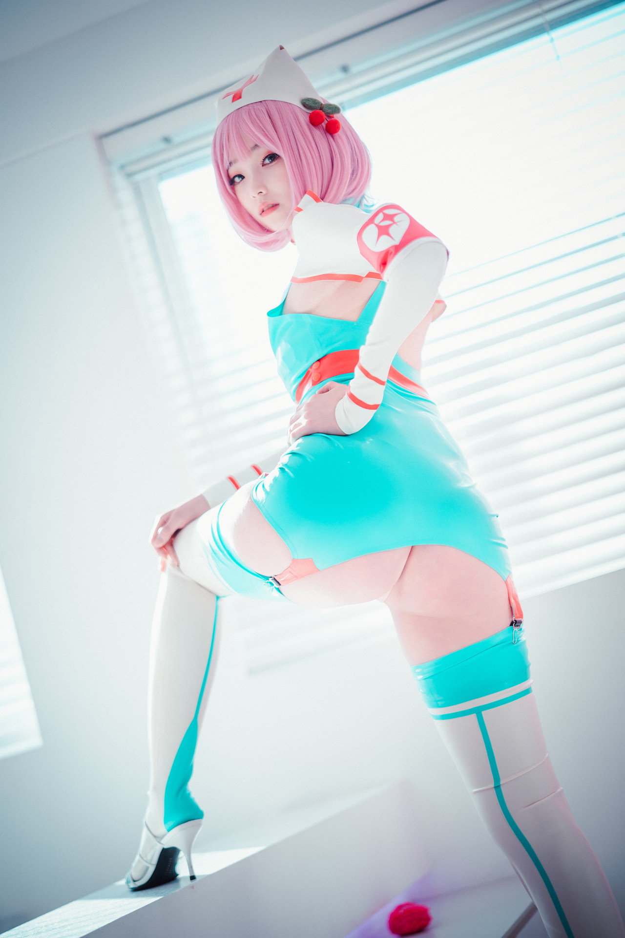 Bambi 밤비, DJAWA ‘Cling To Latex’