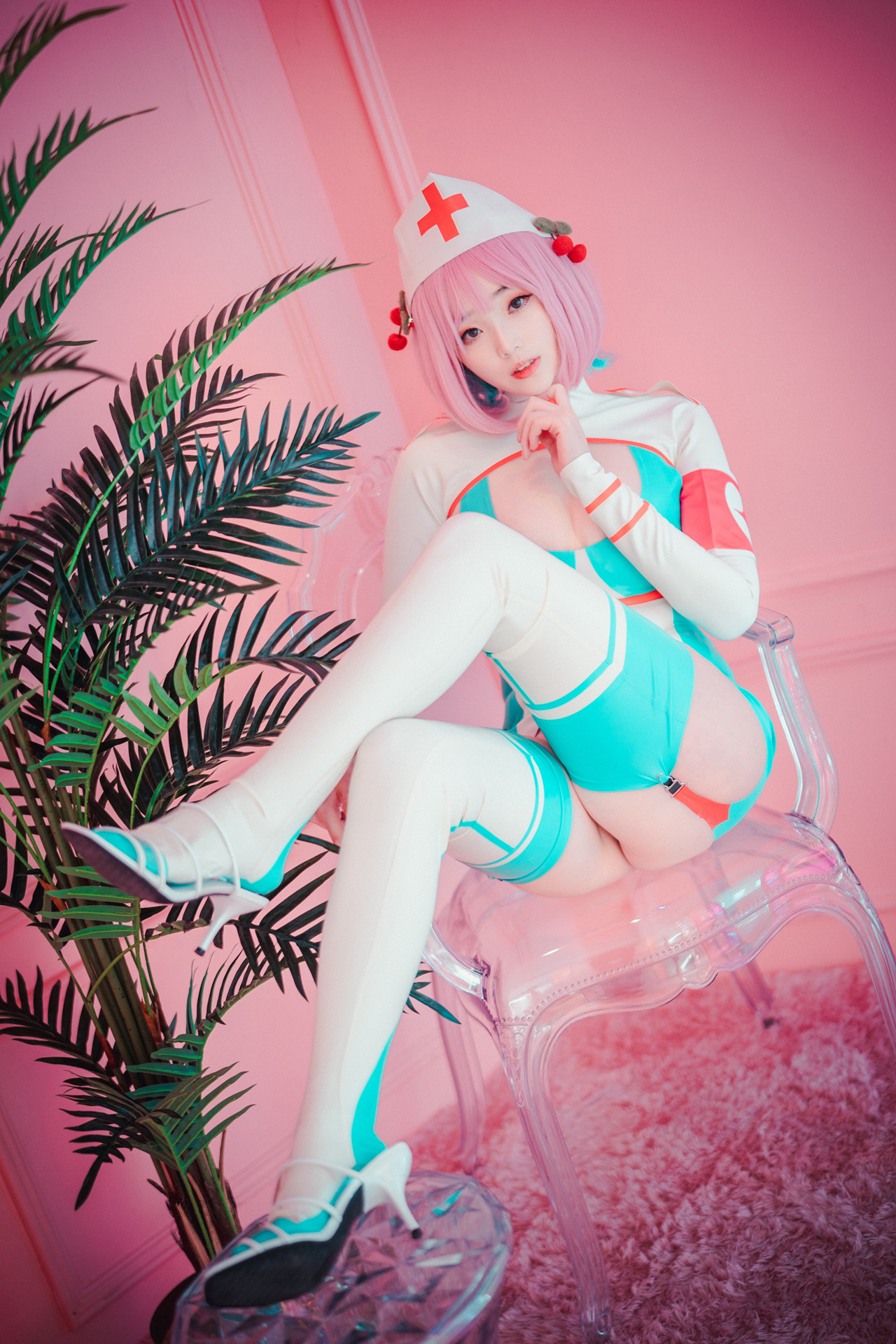 Bambi 밤비, DJAWA ‘Cling To Latex’