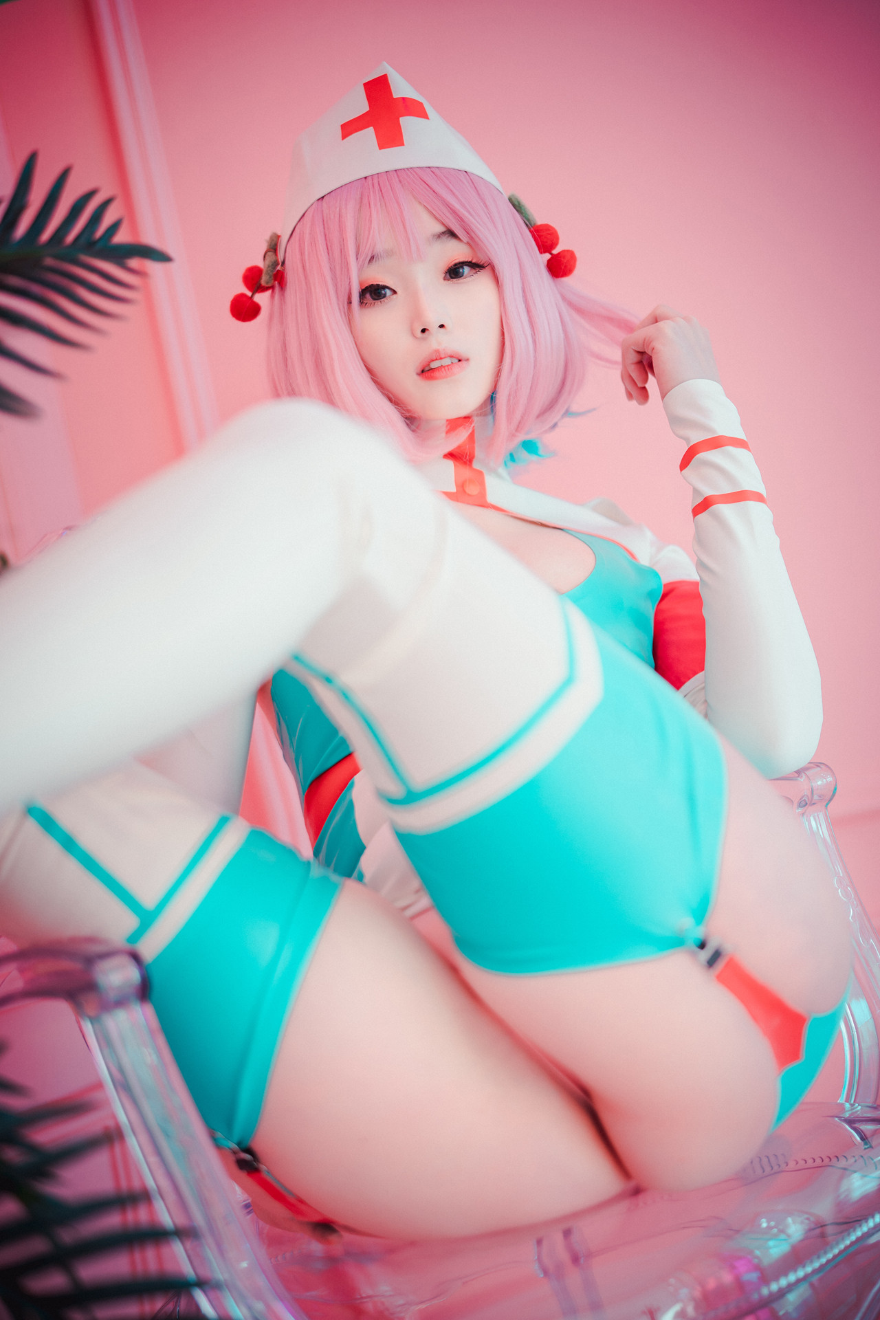 Bambi 밤비, DJAWA ‘Cling To Latex’