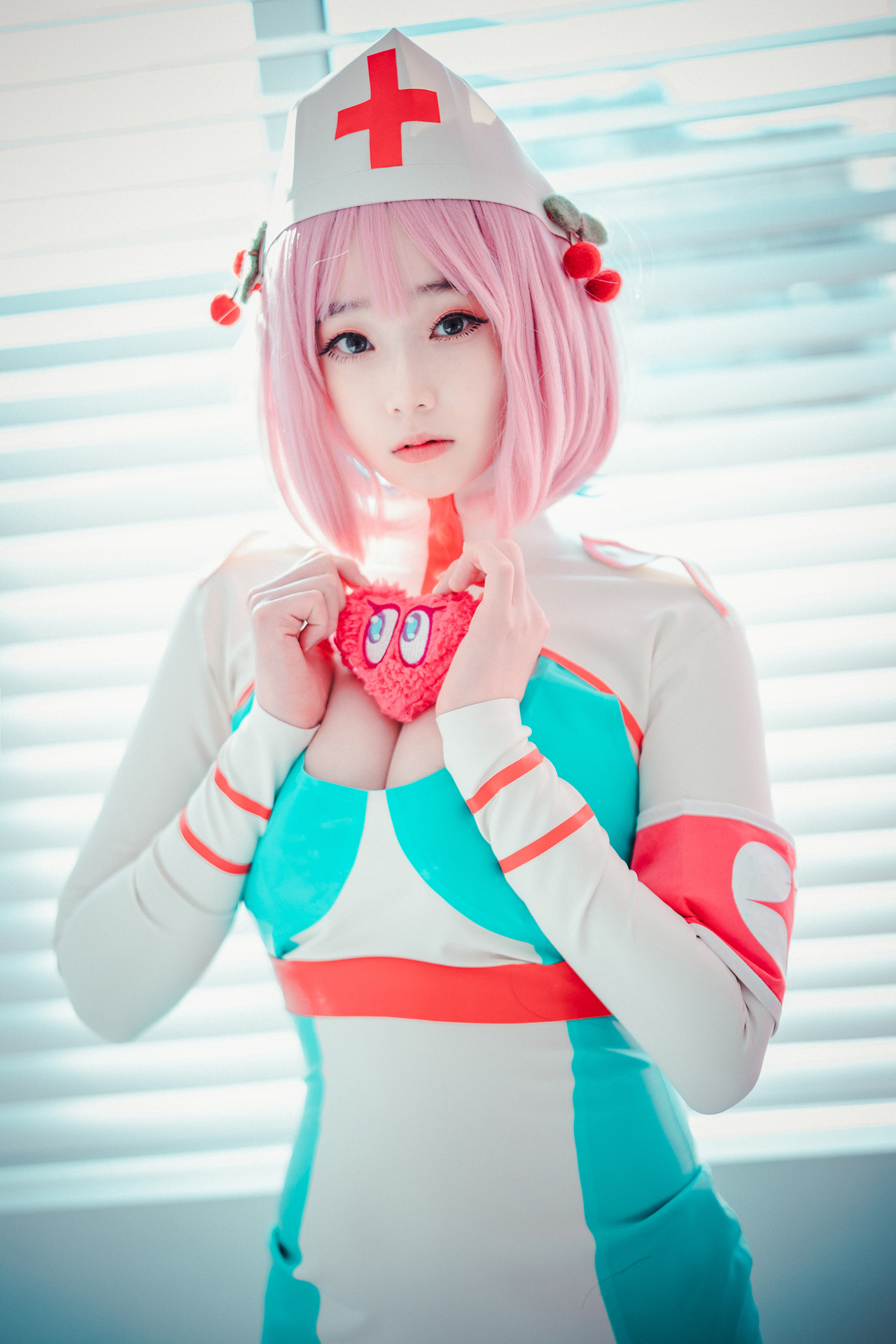 Bambi 밤비, DJAWA ‘Cling To Latex’