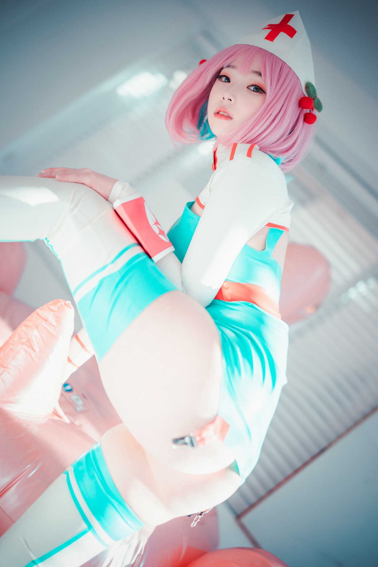 Bambi 밤비, DJAWA ‘Cling To Latex’