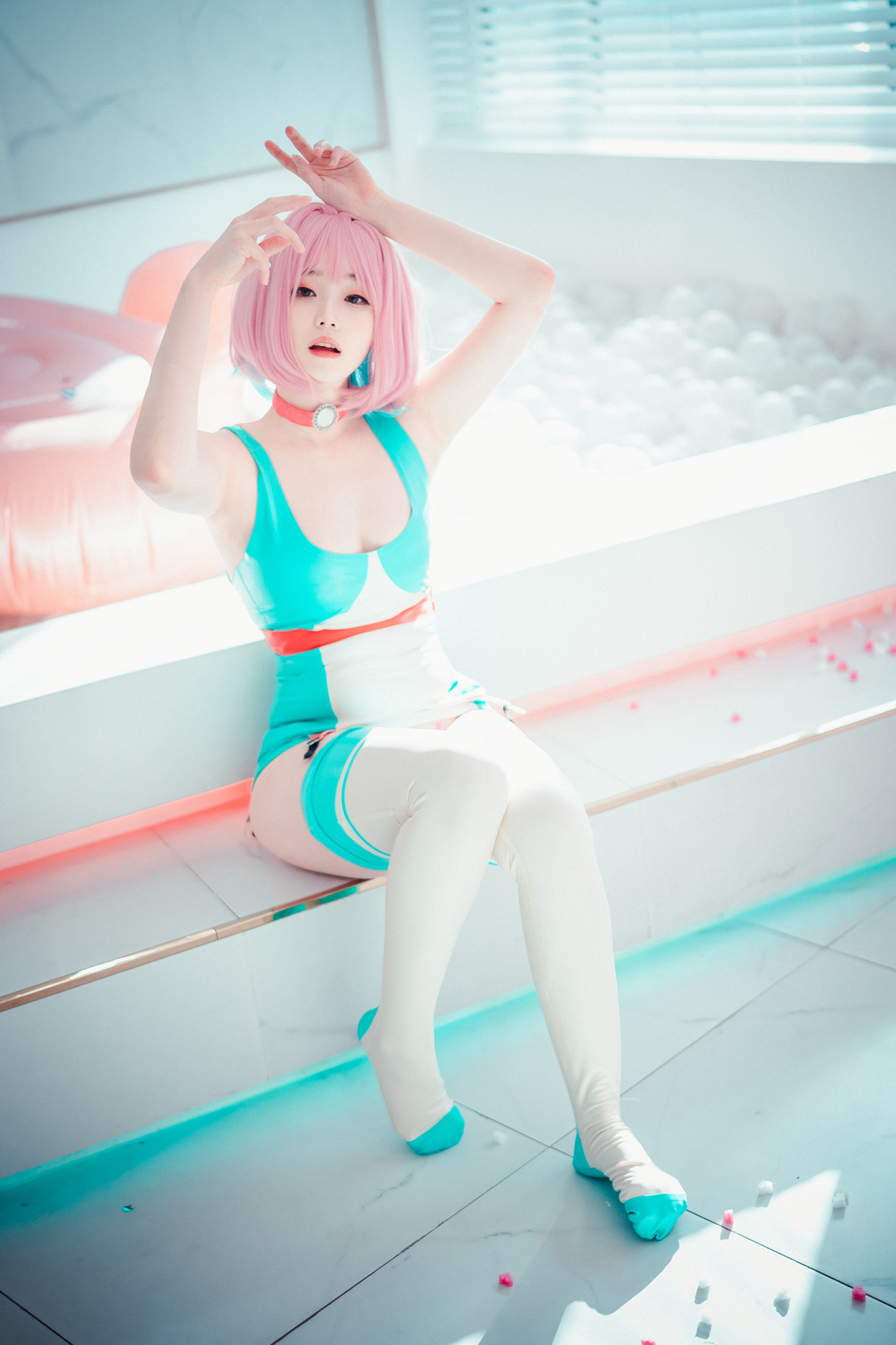 Bambi 밤비, DJAWA ‘Cling To Latex’