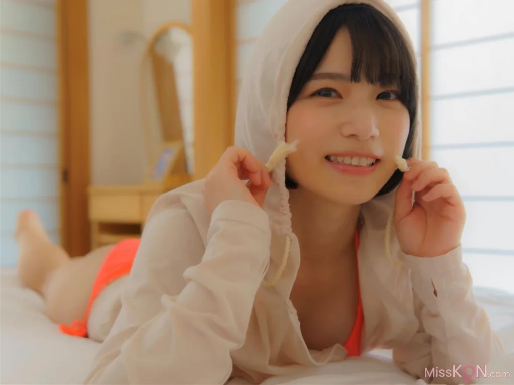 Riina Murakami (村上りいな)_ フェティッシュ写真集 『ニーハイソックスになりたくて』 (エンタメ娯楽ちゃんねる)