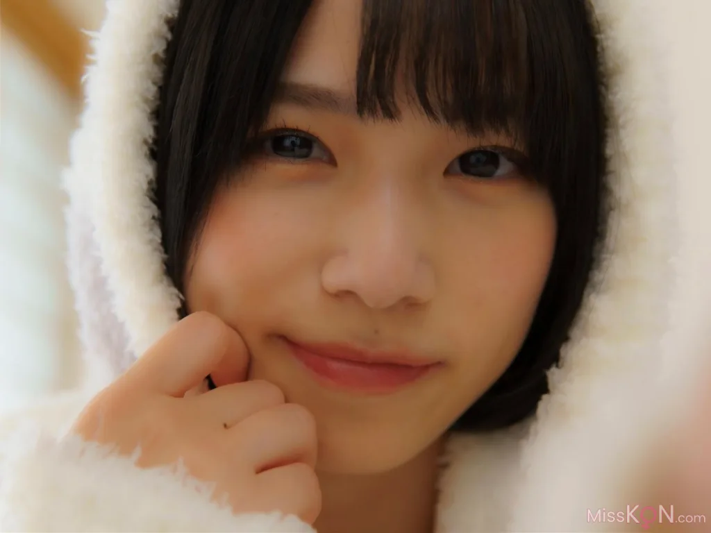 Riina Murakami (村上りいな)_ フェティッシュ写真集 『ニーハイソックスになりたくて』 (エンタメ娯楽ちゃんねる)