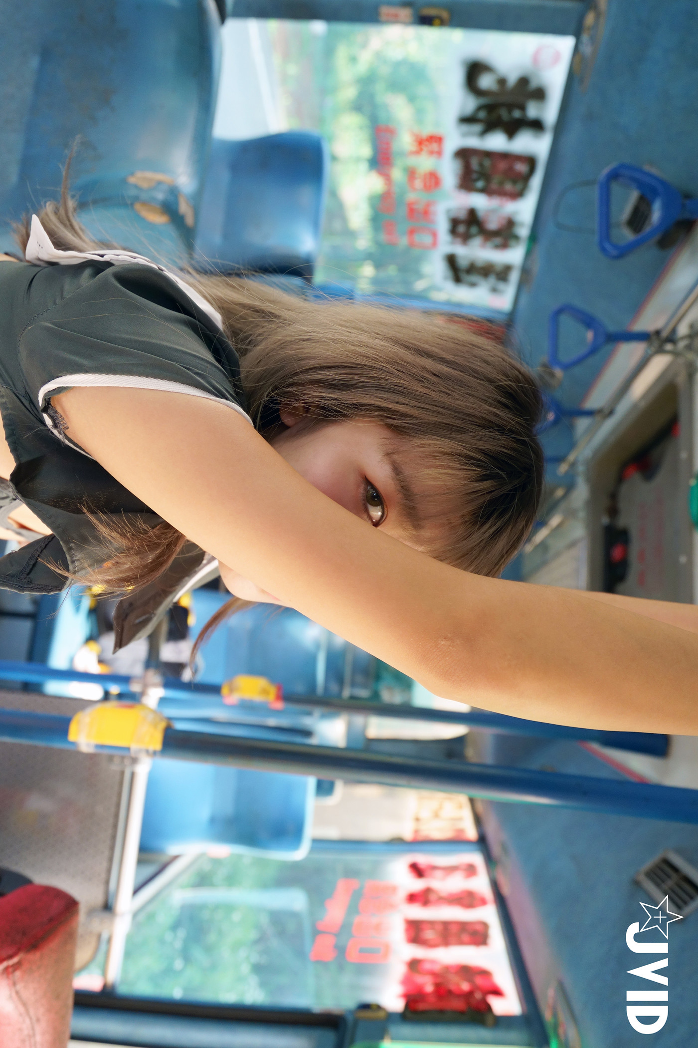 JVID 伊芙蝶 – 真实-公车上处女丧失回忆录 Set.02
