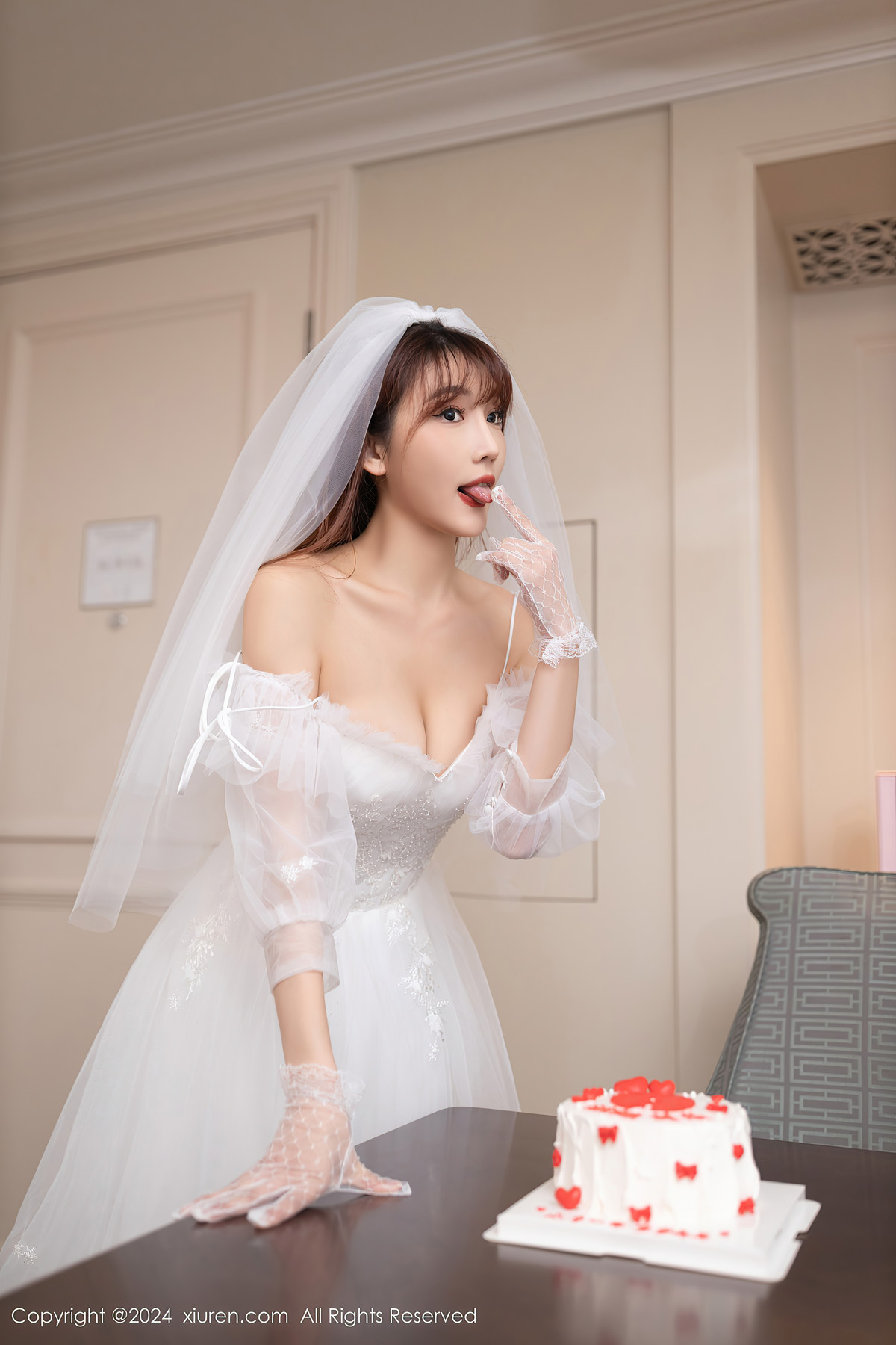 XiuRen秀人网 No.8418 陆萱萱LuXuanXuan