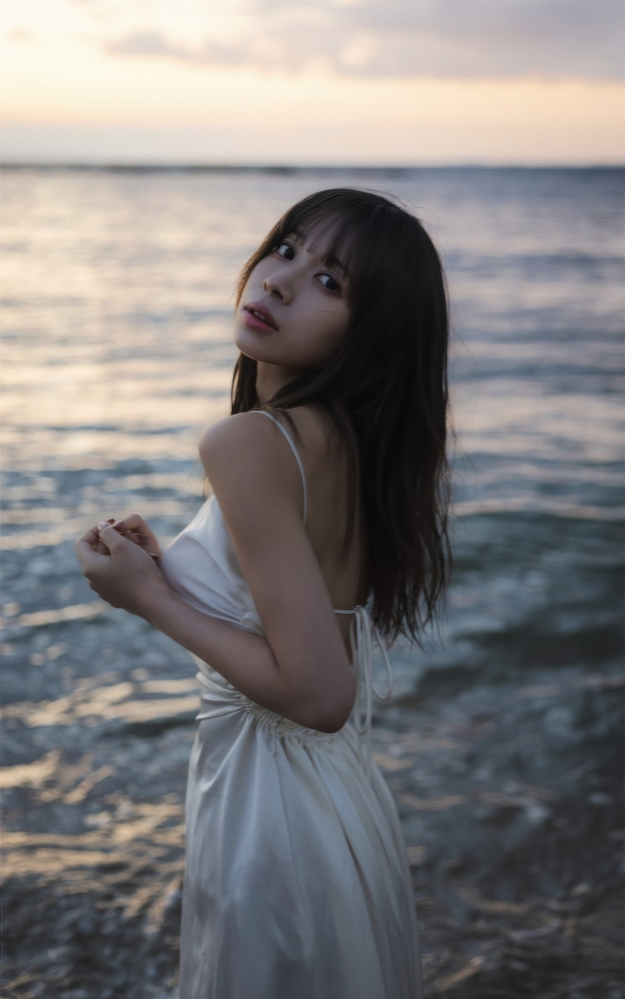 Rinne Momoshiro 百城凛音, 1st写真集 「Rinon. -Digital Edition-」 Set.01