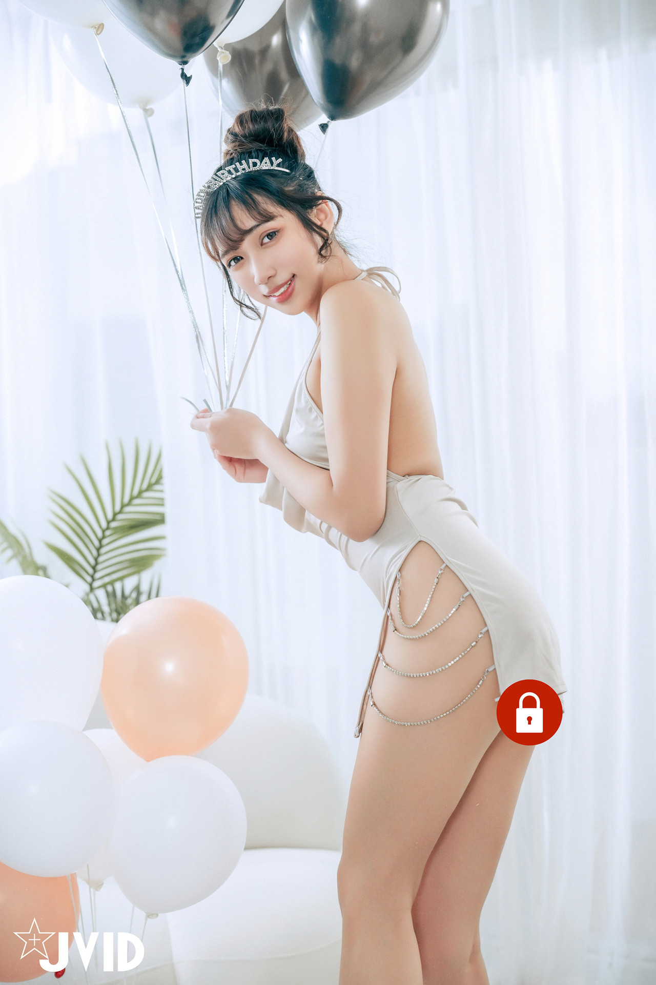 JVID 井野奈 & 肉包 – 色慾融合の閨蜜慶生派對 Set.01