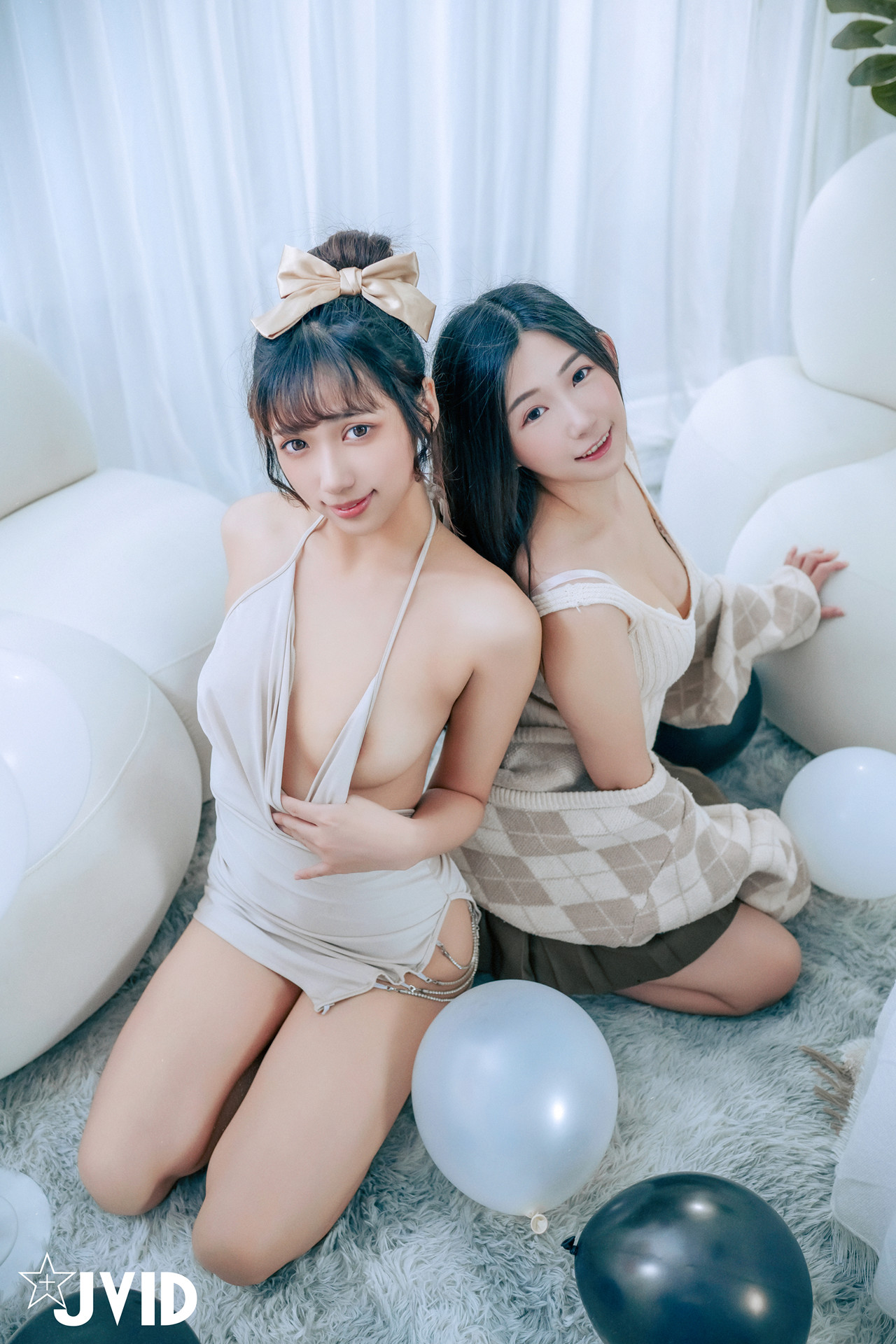 JVID 井野奈 & 肉包 – 色慾融合の閨蜜慶生派對 Set.01