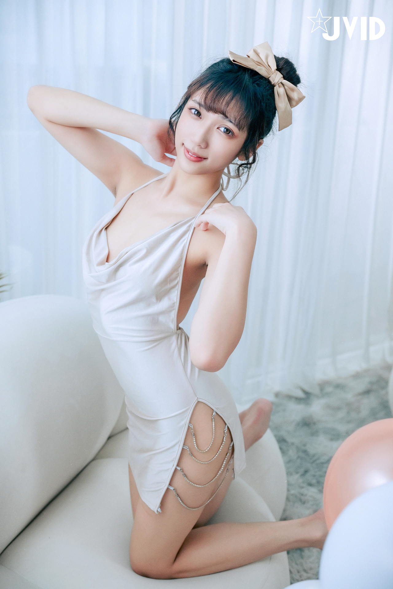 JVID 井野奈 & 肉包 – 色慾融合の閨蜜慶生派對 Set.01