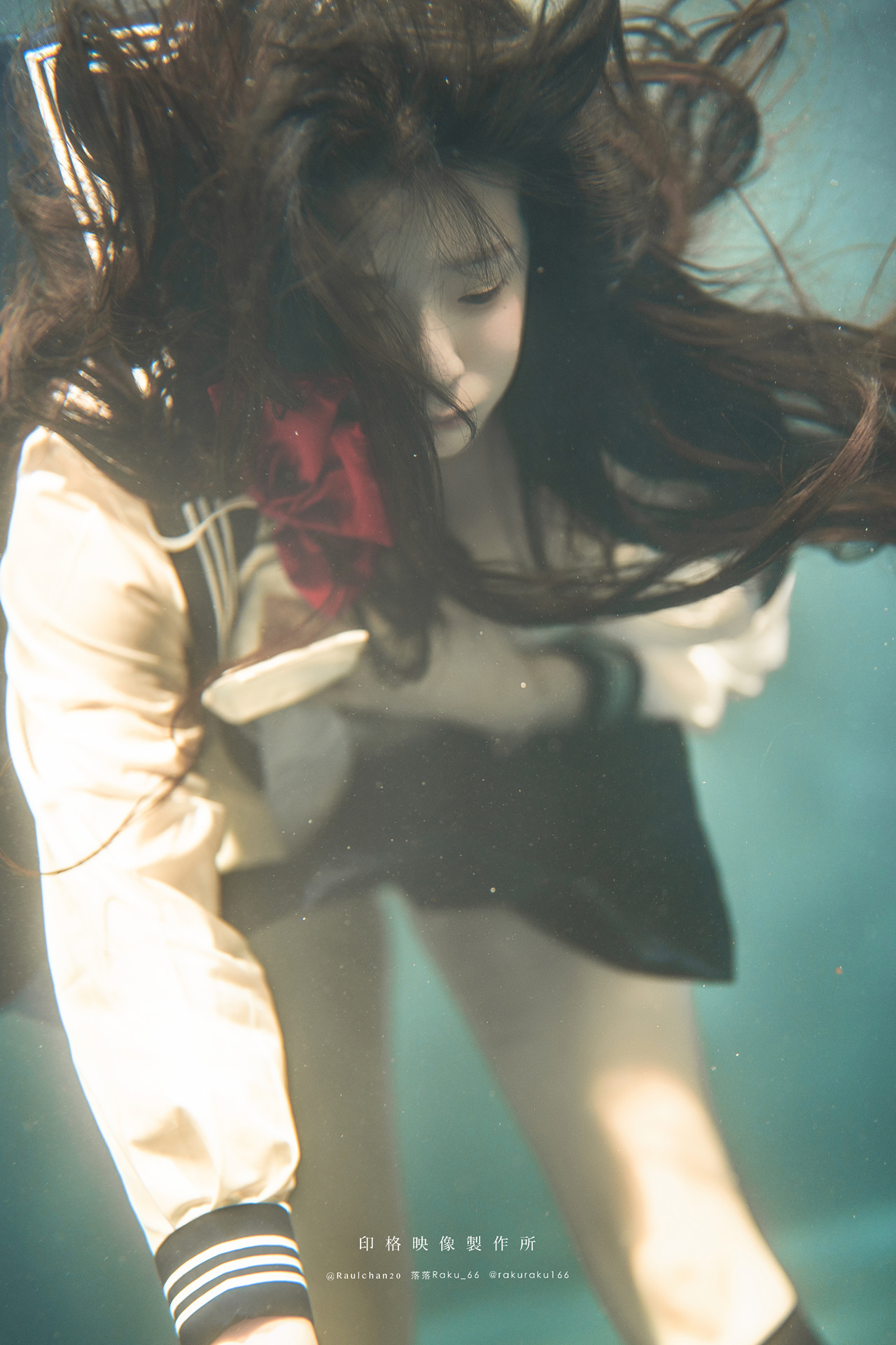 Cosplay 落落Raku – 水泳馆