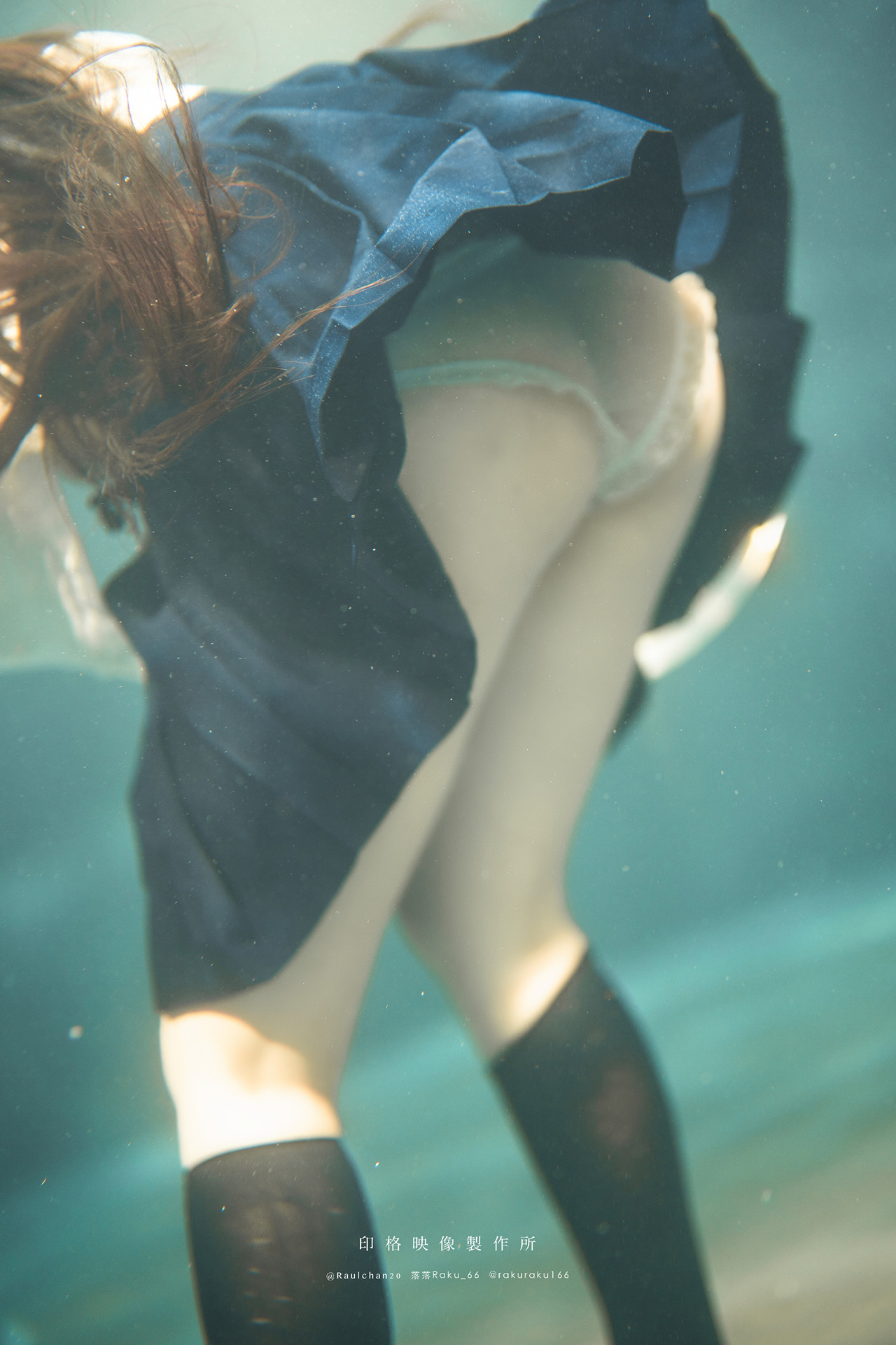 Cosplay 落落Raku – 水泳馆