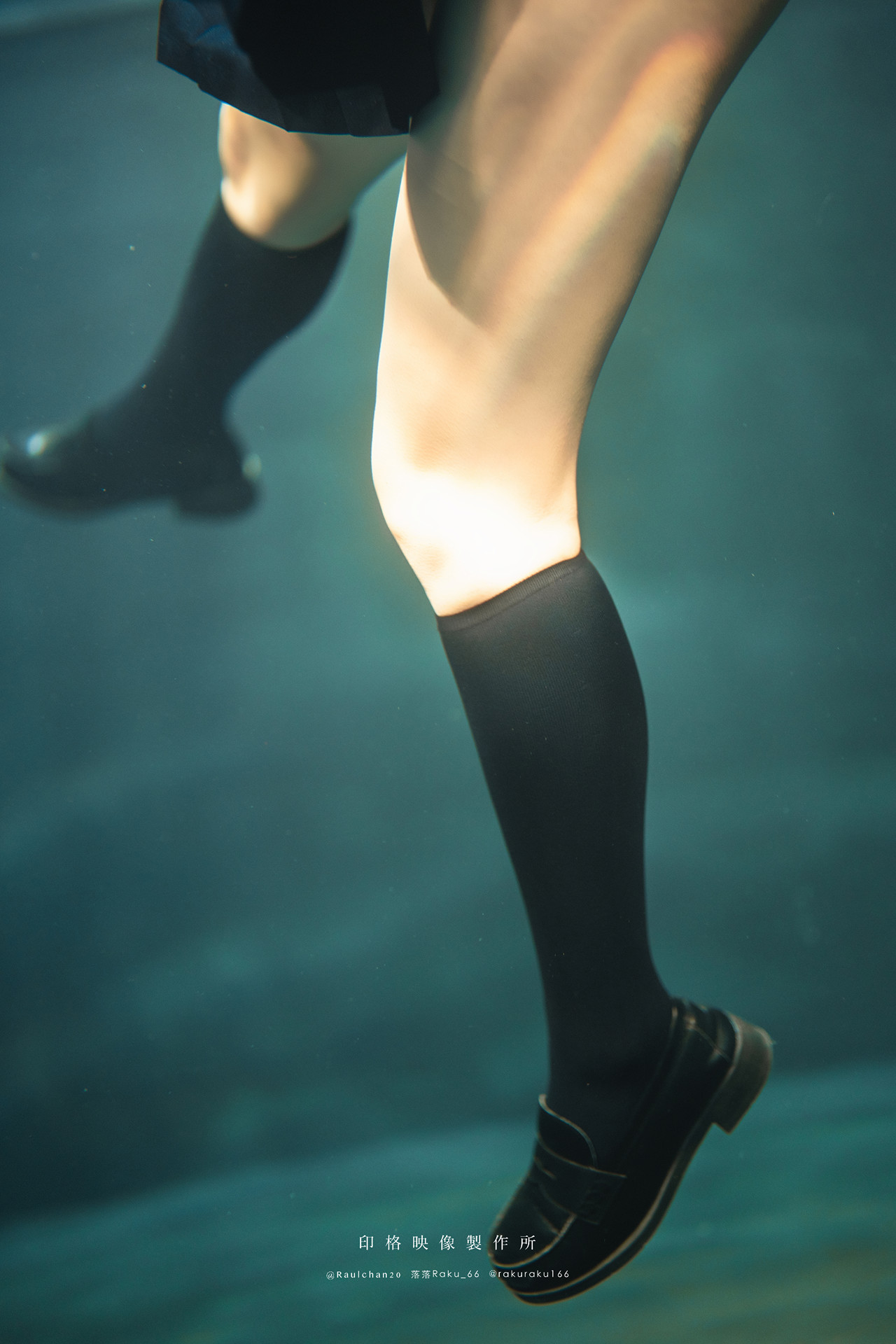 Cosplay 落落Raku – 水泳馆
