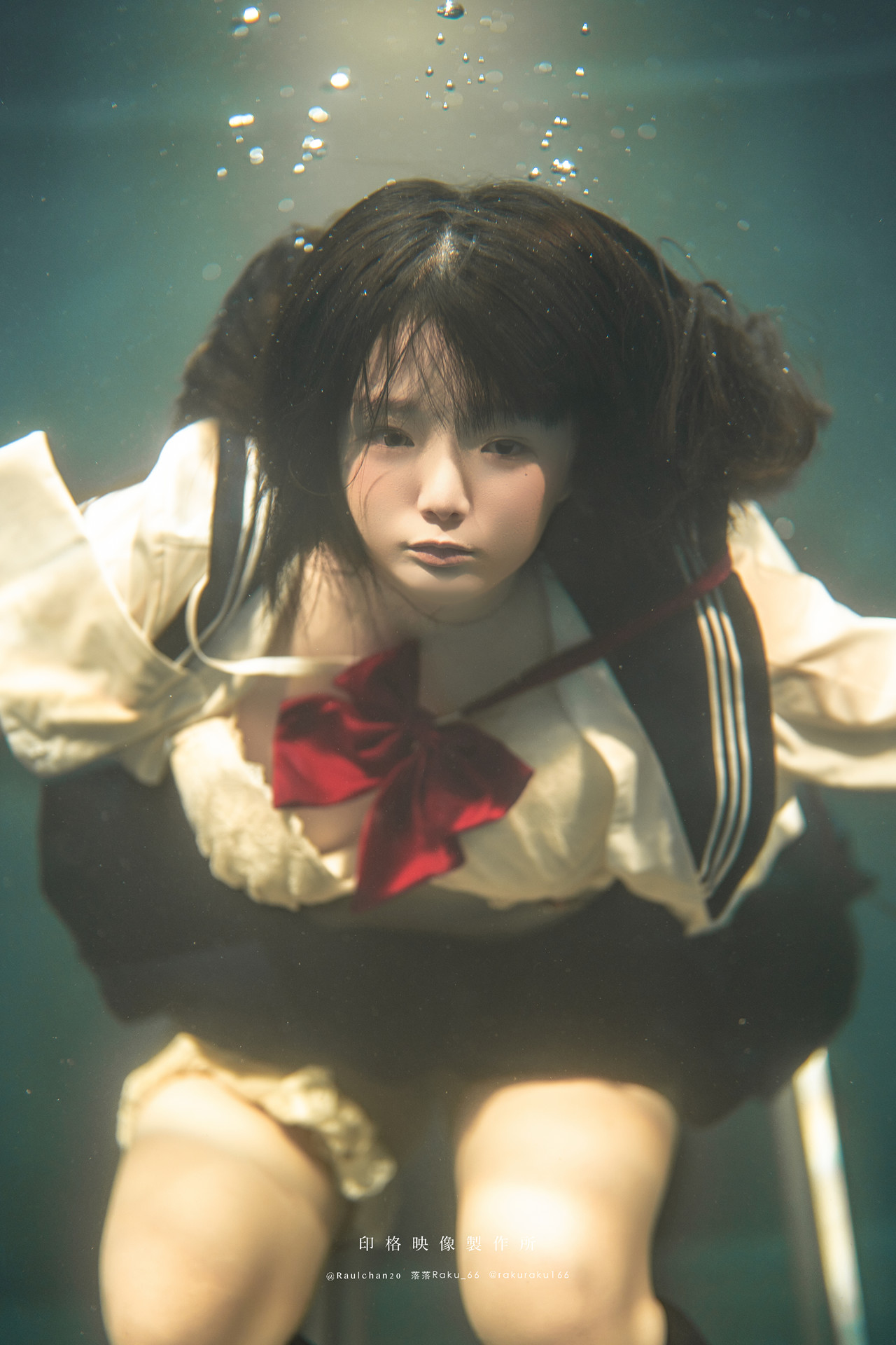 Cosplay 落落Raku – 水泳馆