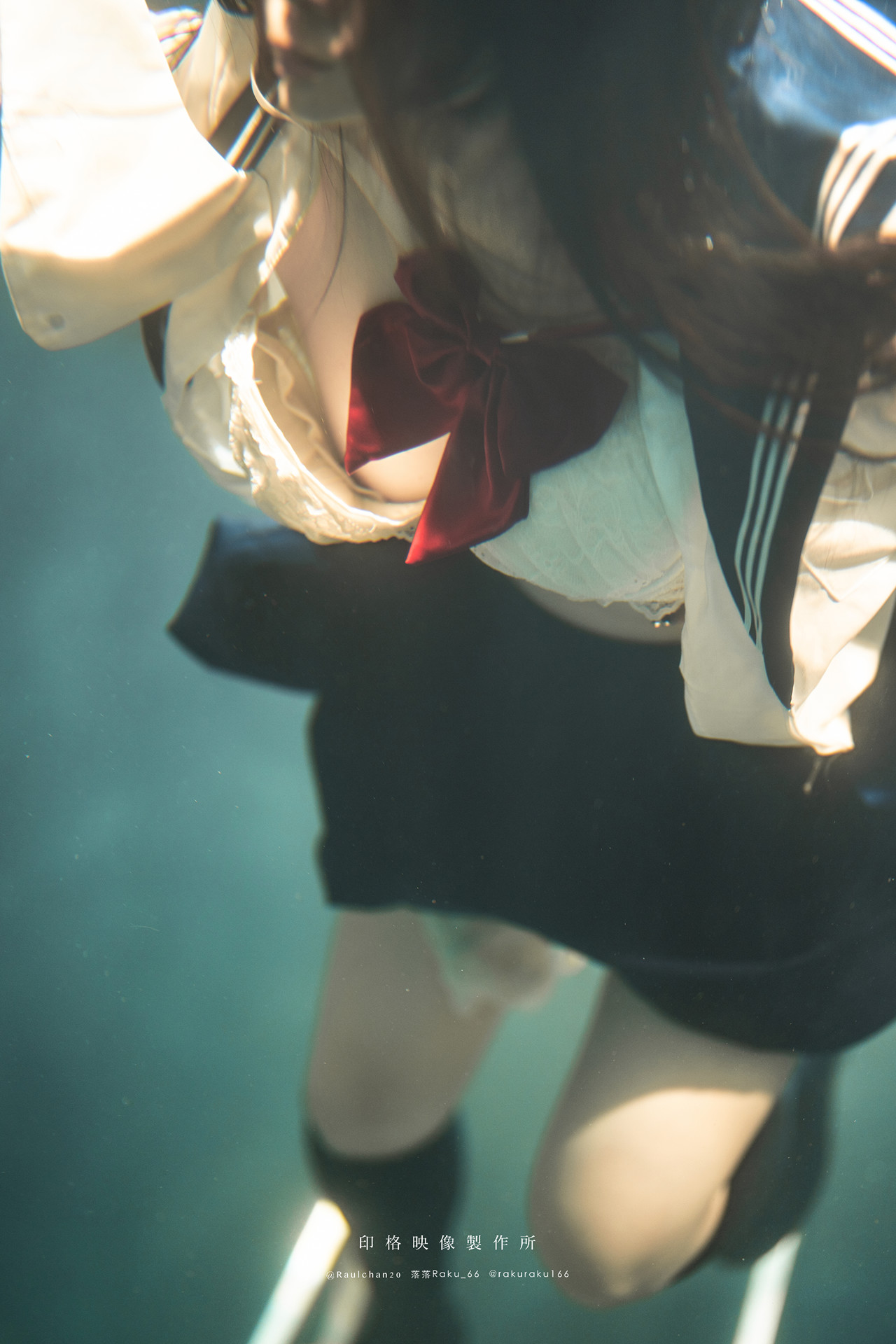 Cosplay 落落Raku – 水泳馆