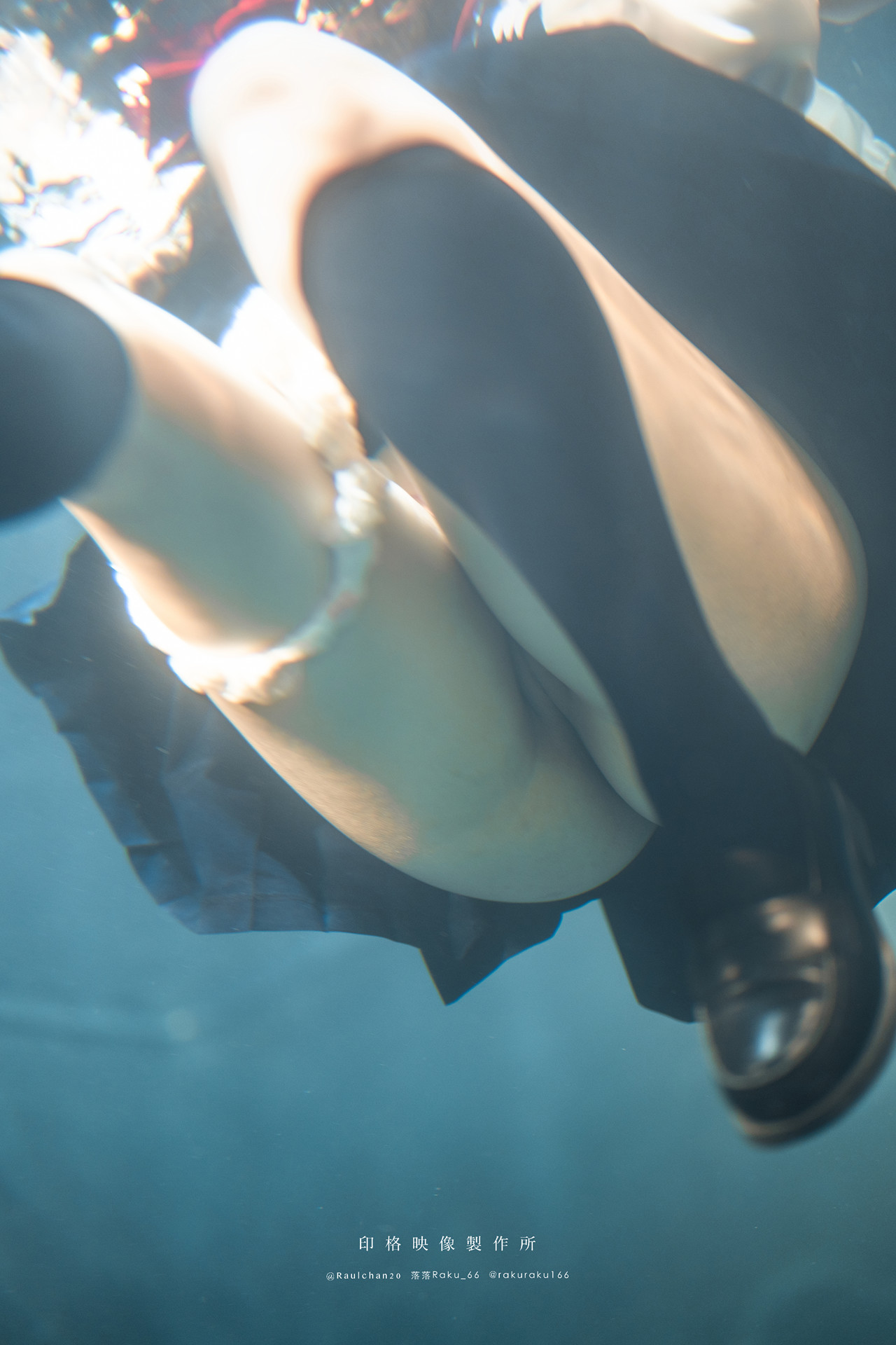 Cosplay 落落Raku – 水泳馆