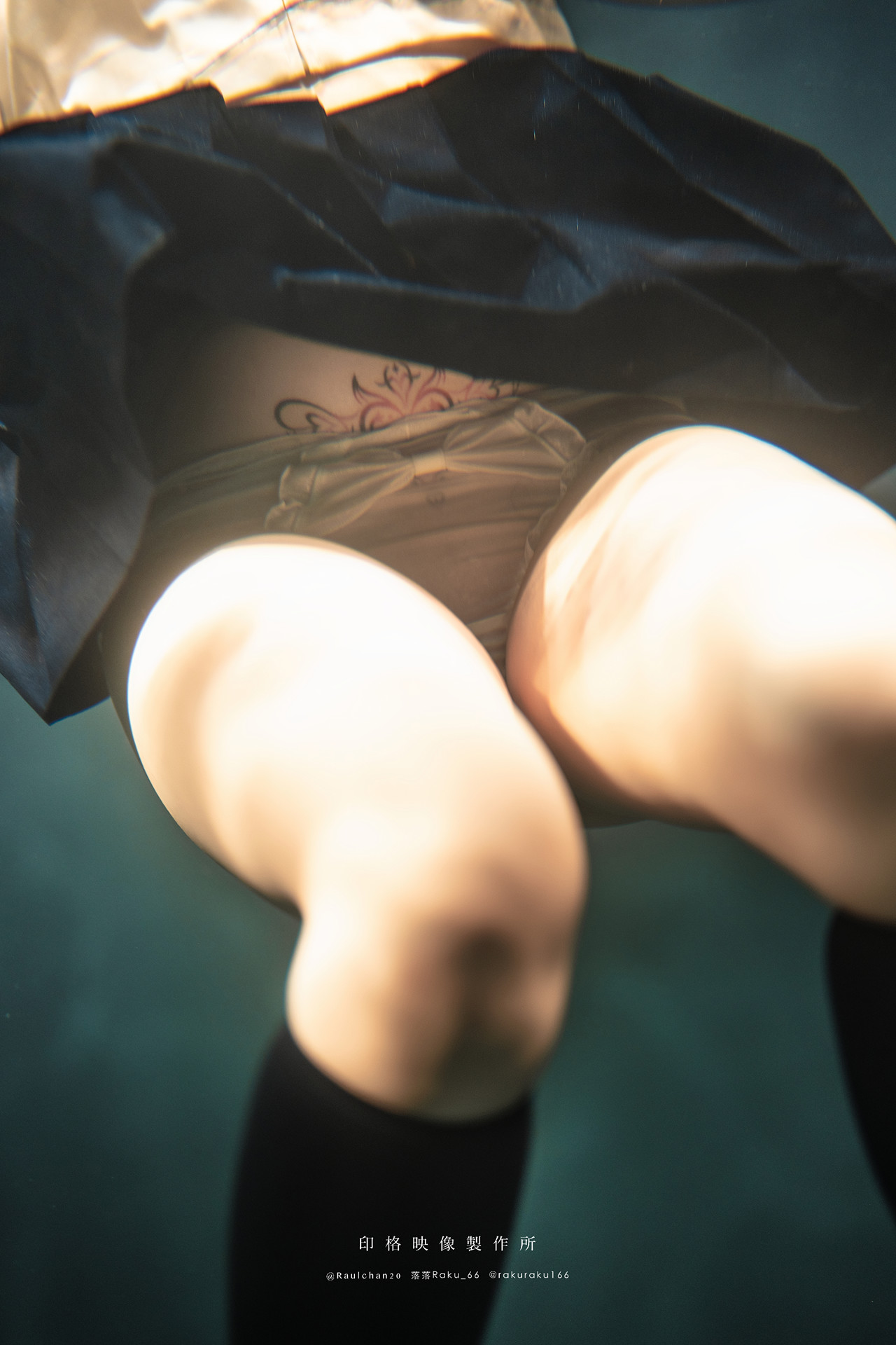 Cosplay 落落Raku – 水泳馆