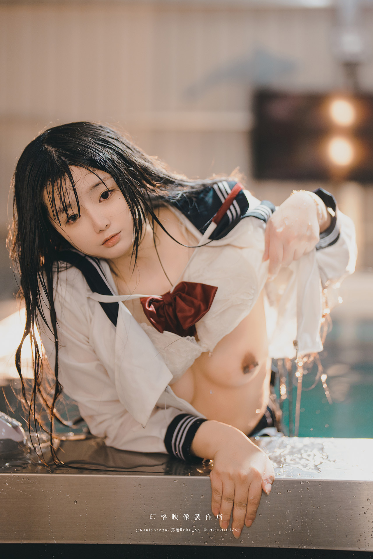 Cosplay 落落Raku – 水泳馆