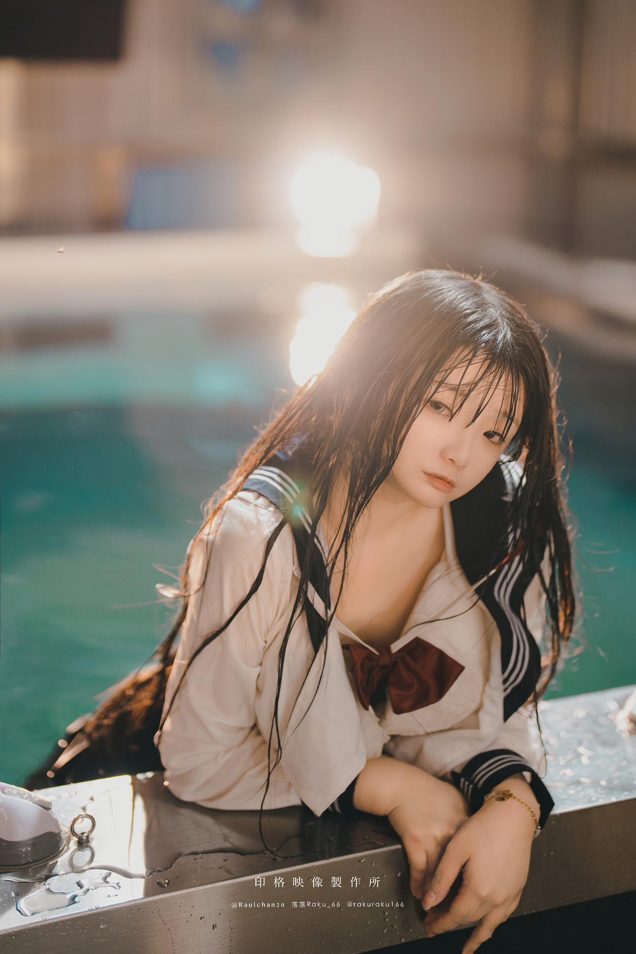 Cosplay 落落Raku – 水泳馆