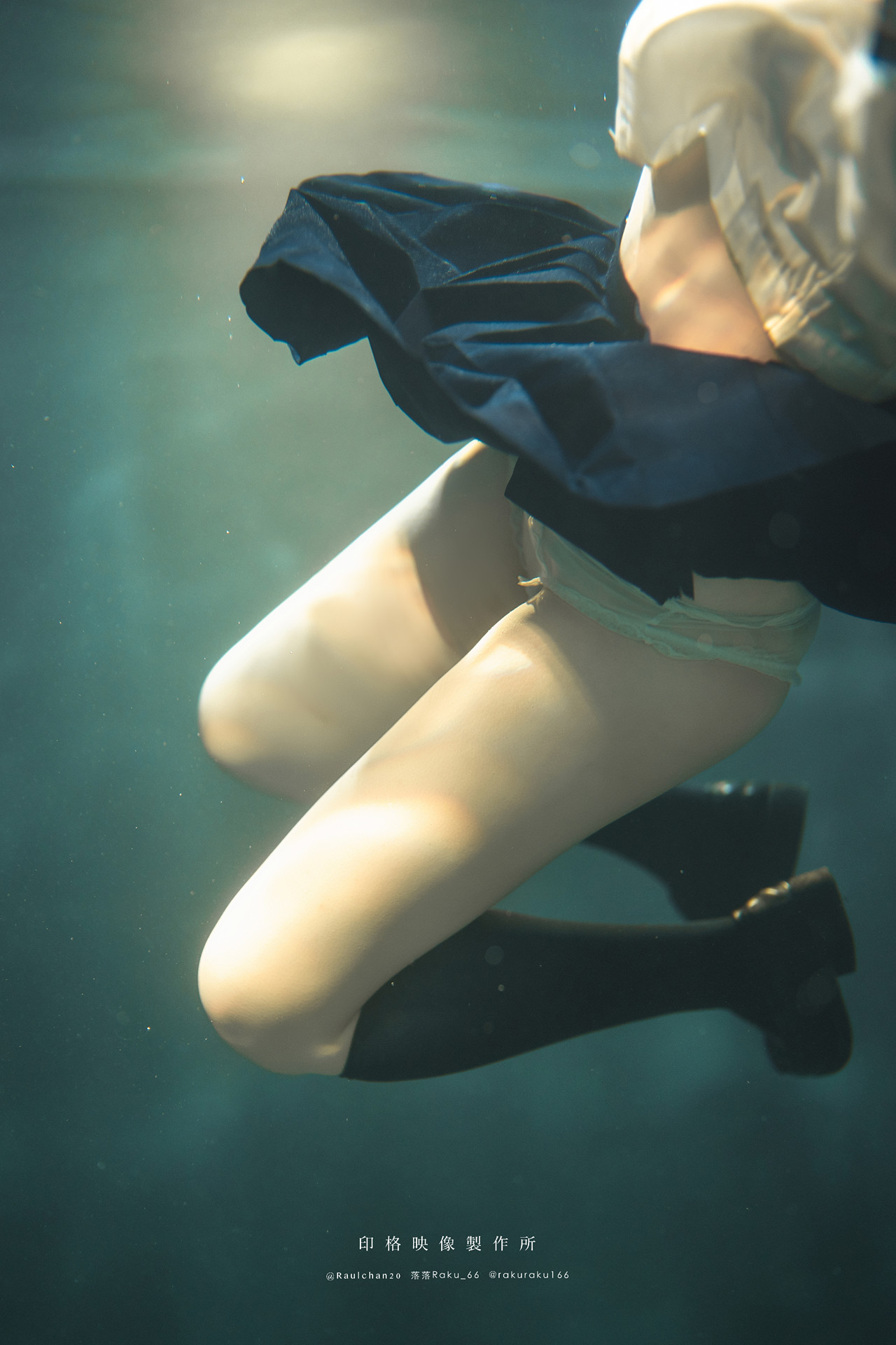 Cosplay 落落Raku – 水泳馆