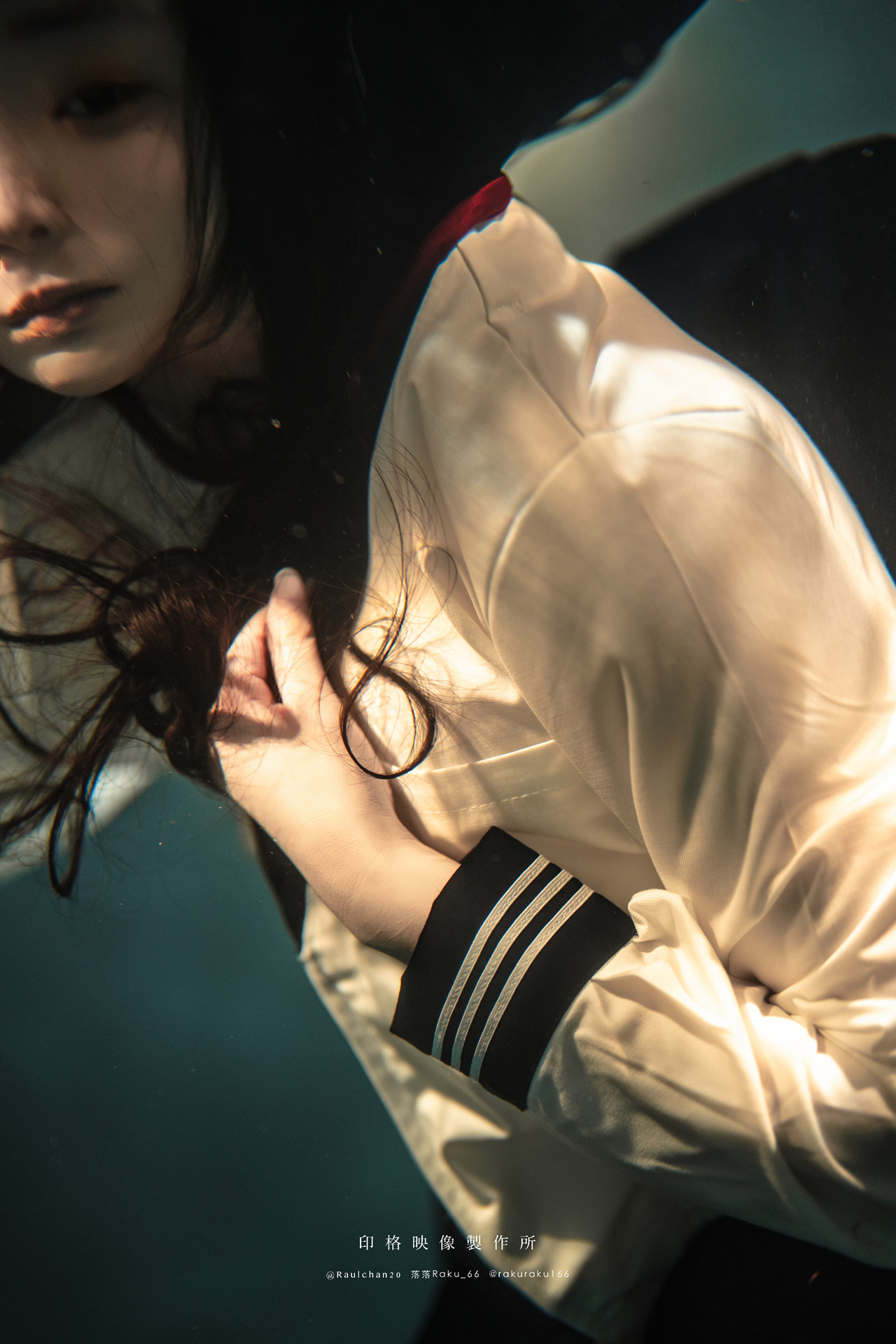 Cosplay 落落Raku – 水泳馆