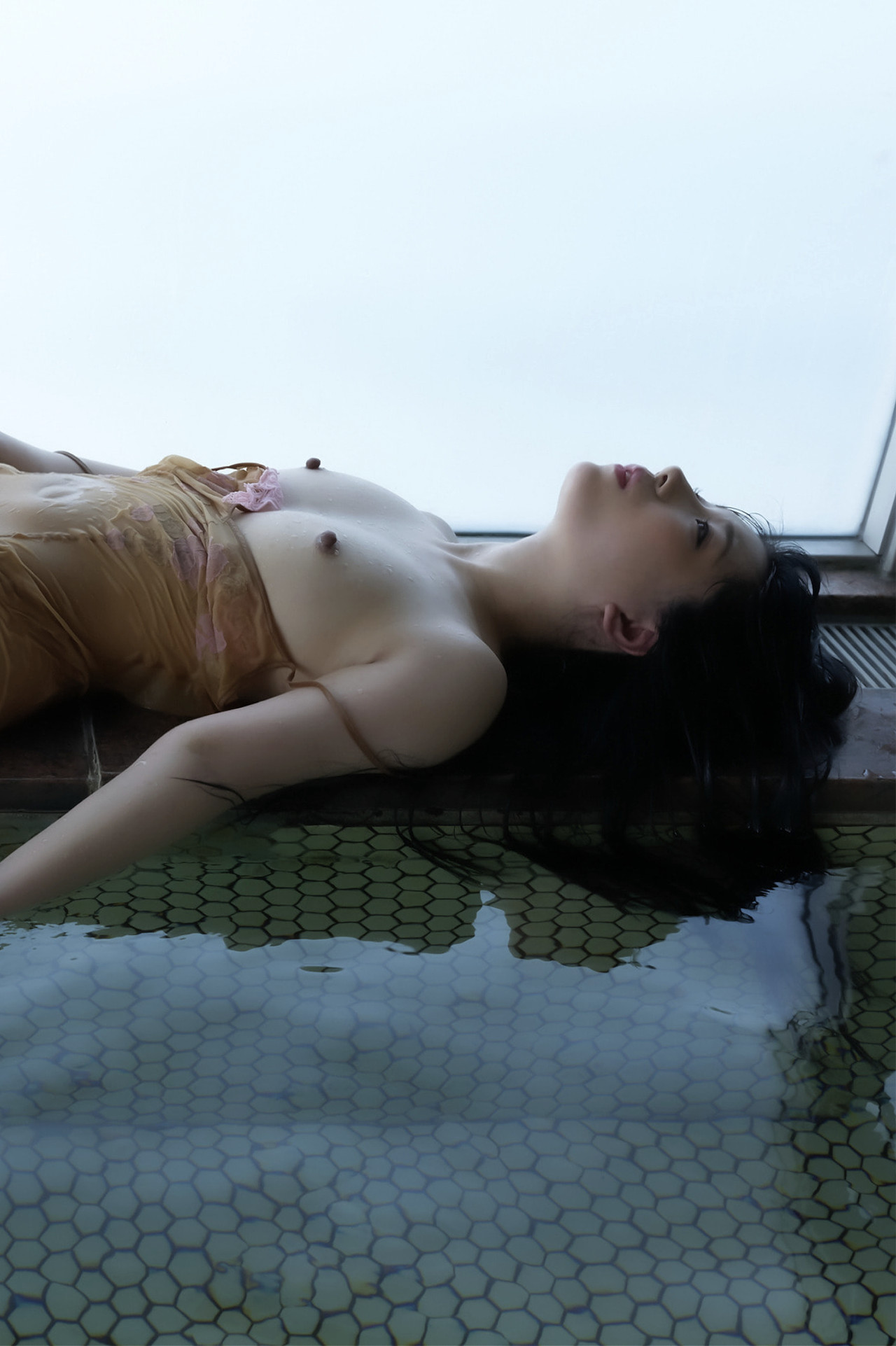 Mihina Nagai みひな, ヌード写真集 「雛～あの夏、儚げで可憐な君と～」 Set.01