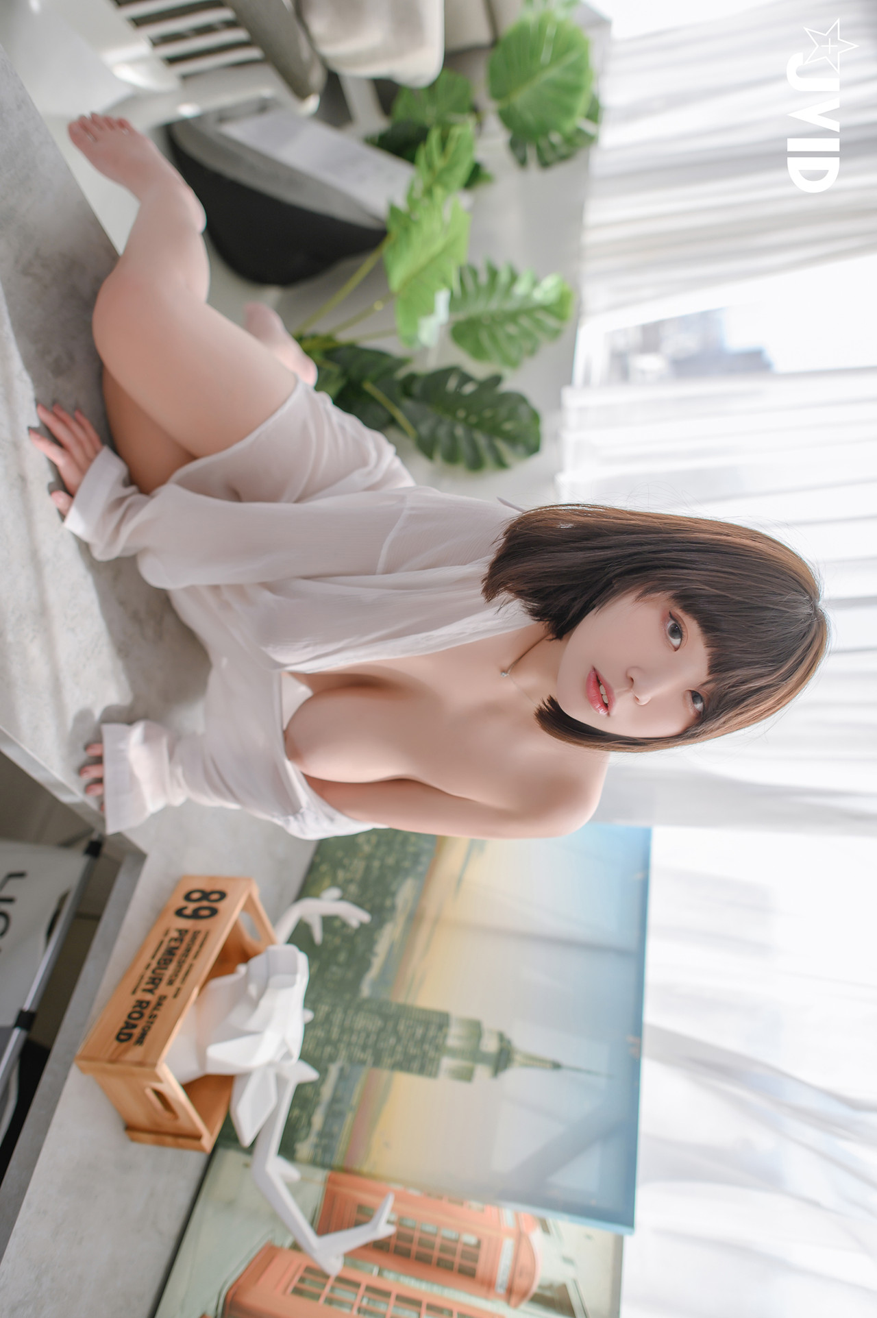 JVID Ruru茹茹 H級豪巨乳 寄宿家中的前同事－茹茹，一早醒來就衣衫不整！豪乳在眼前晃的我頭好暈啊～～～ Set.02
