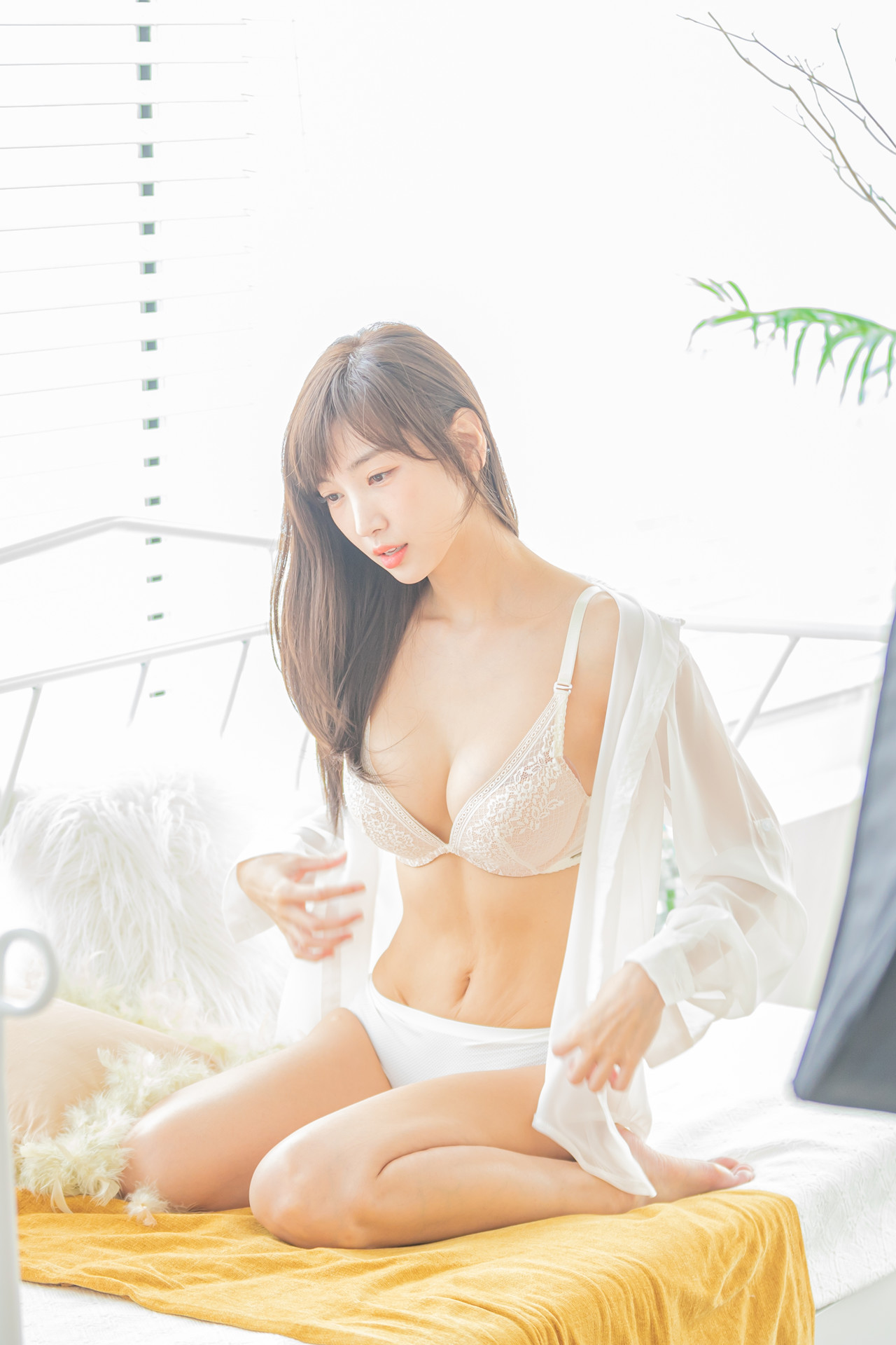 Leezy 이지, Patreon Secret Web No.02 April Set.01