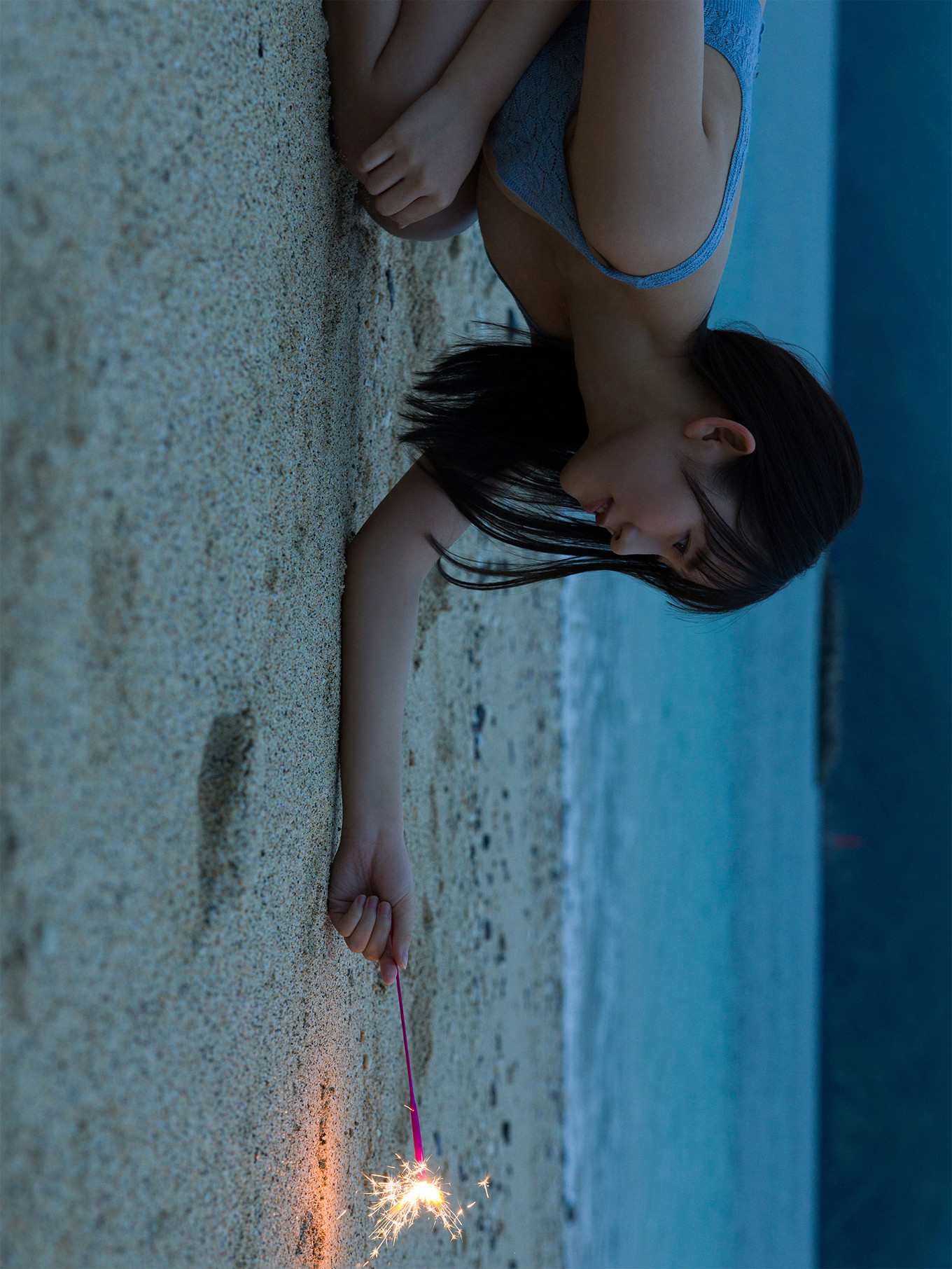 Nene Shida 志田音々, ファースト写真集アナザーバージョン 『ｎｅｎｅ－まるっとりっぷ－』 Set.01