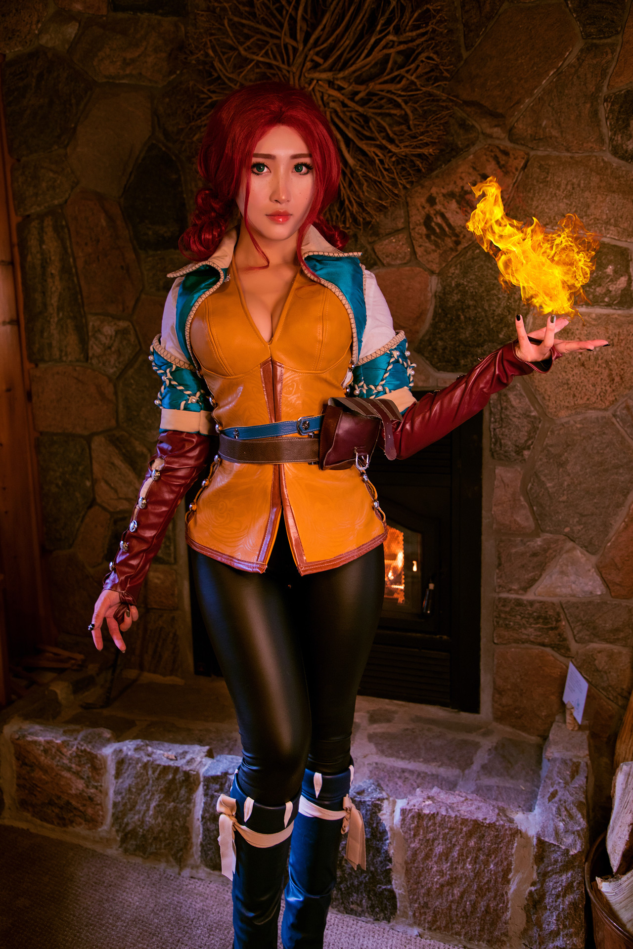 Cosplay MisswarmJ – Triss Merigold