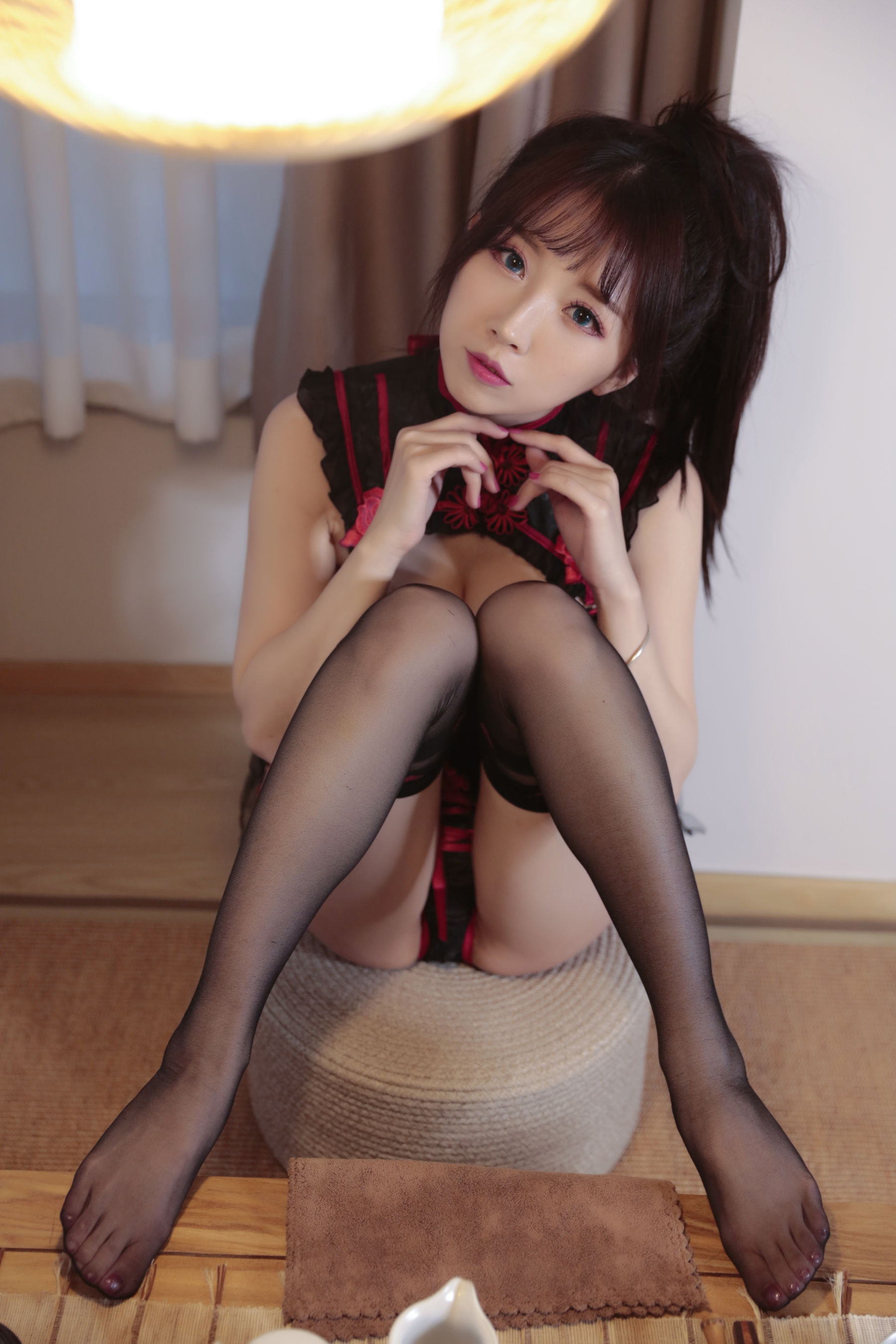 斗鱼主播小女巫露娜 - 黑茶