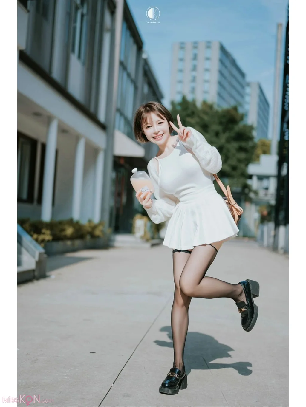 知一妹妹_ 露脸福利姬唯一真神 含最新视图
