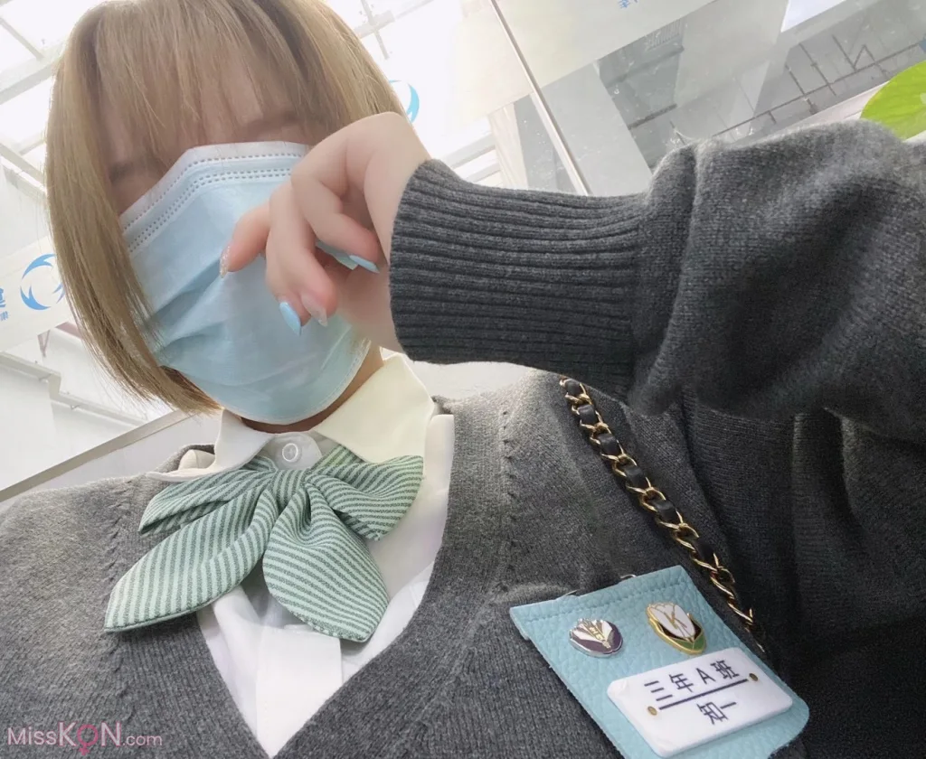 知一妹妹_ 露脸福利姬唯一真神 含最新视图