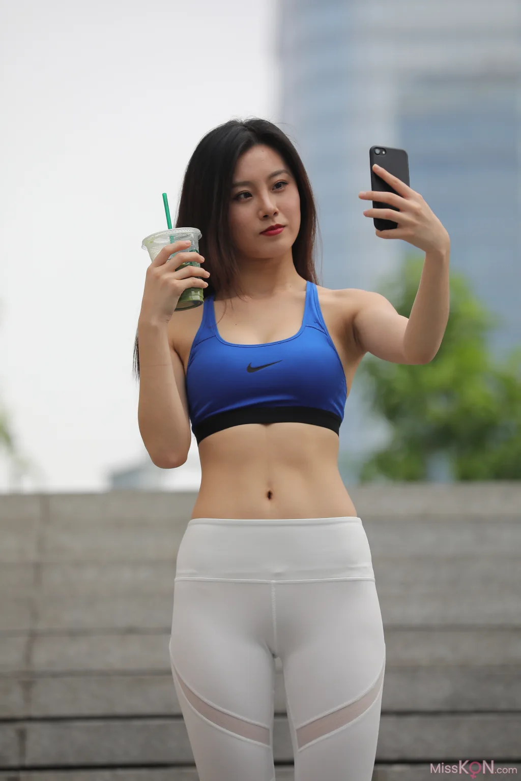 [精选街拍作品] MJ-001_ 白色紧身瑜伽裤美女