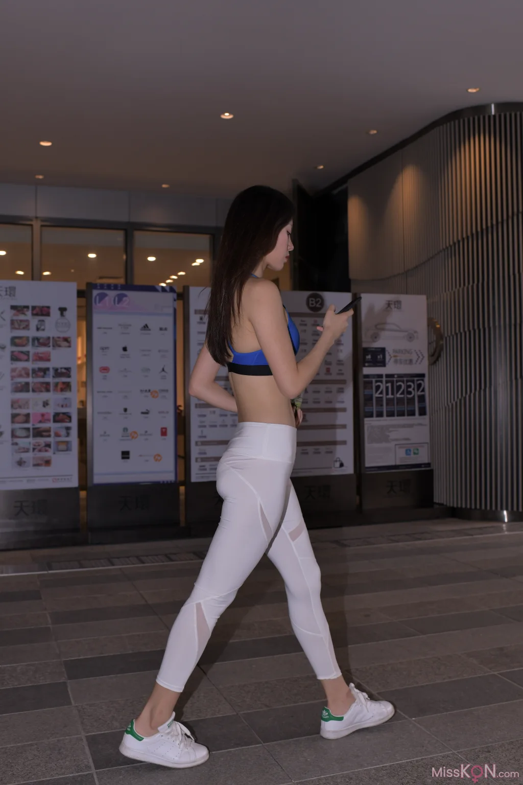 [精选街拍作品] MJ-001_ 白色紧身瑜伽裤美女