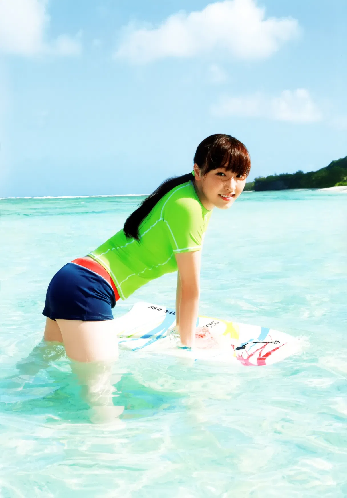 2013.05.15 モーニング娘。 譜久村聖 ファースト写真集 MIZUKI (Photobook+DVD付き)