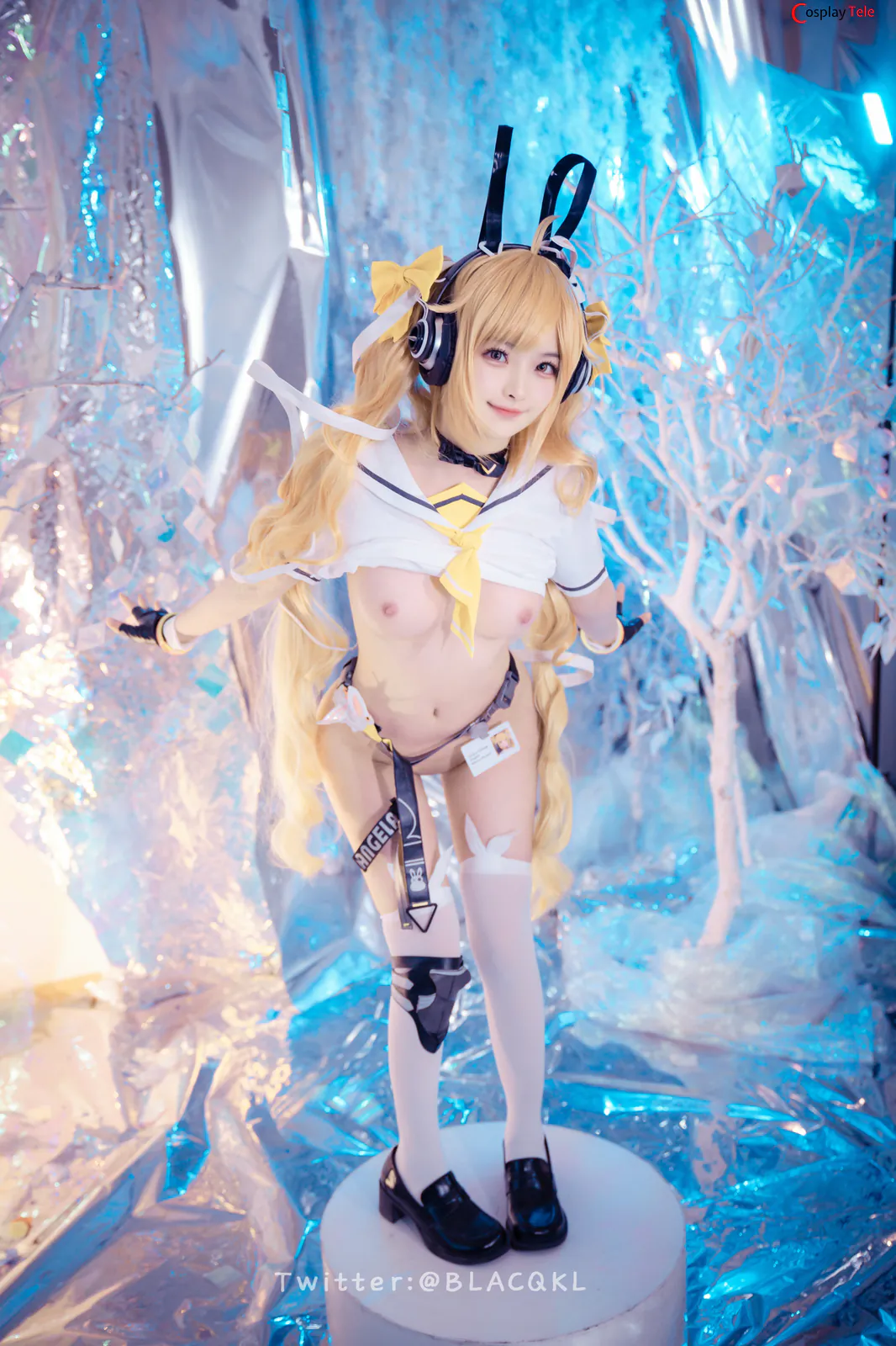 Blacqkl (白莉爱吃巧克力) cosplay Angela – King of Glory