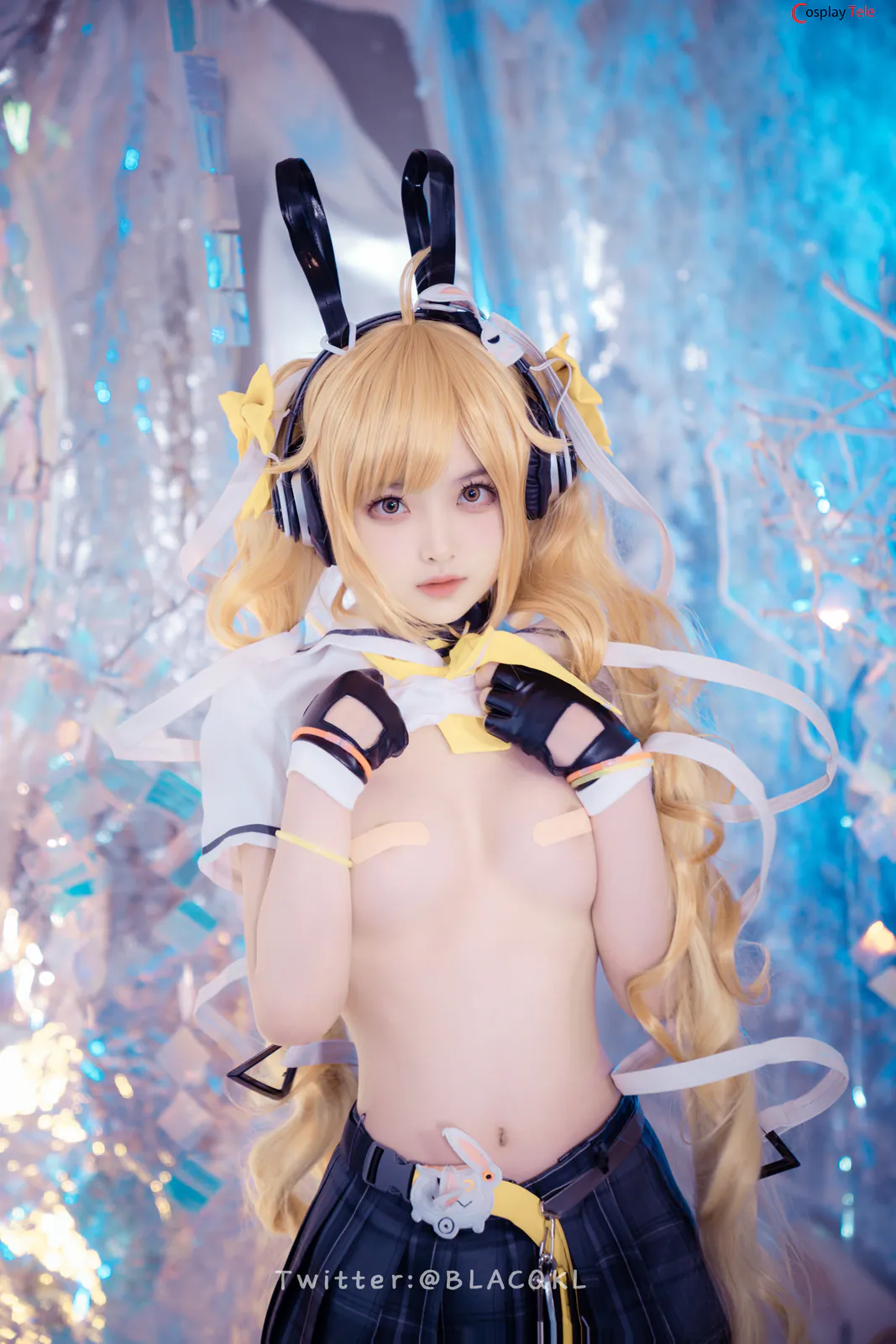 Blacqkl (白莉爱吃巧克力) cosplay Angela – King of Glory