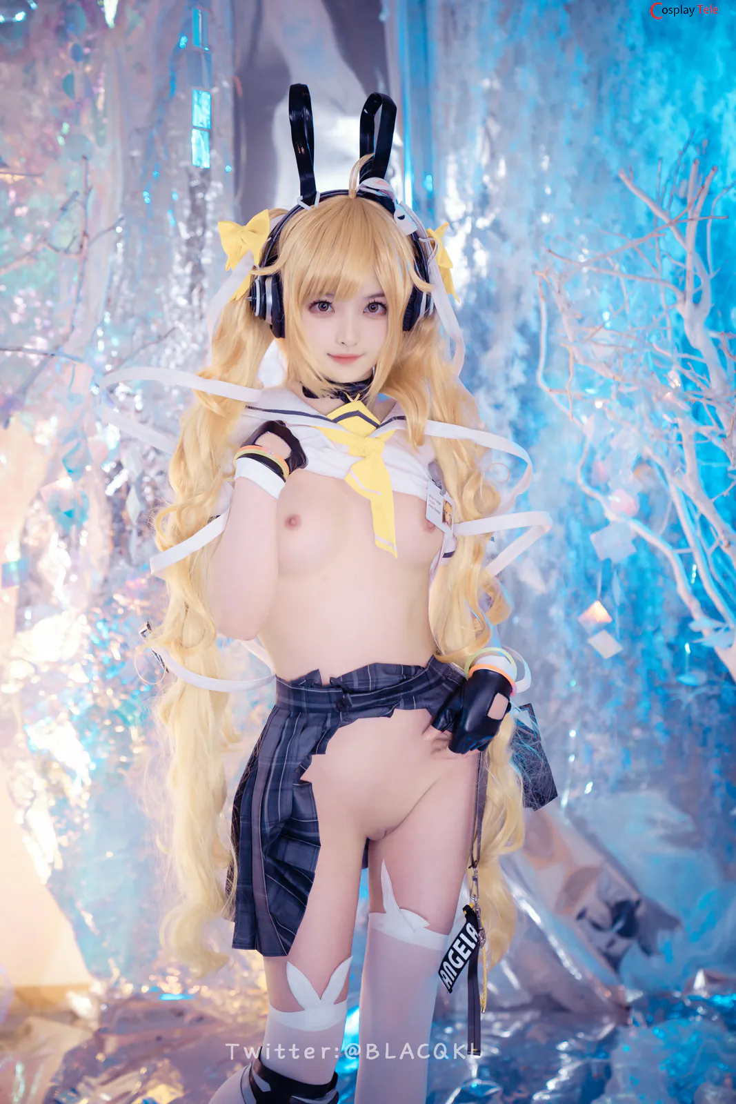 Blacqkl (白莉爱吃巧克力) cosplay Angela – King of Glory