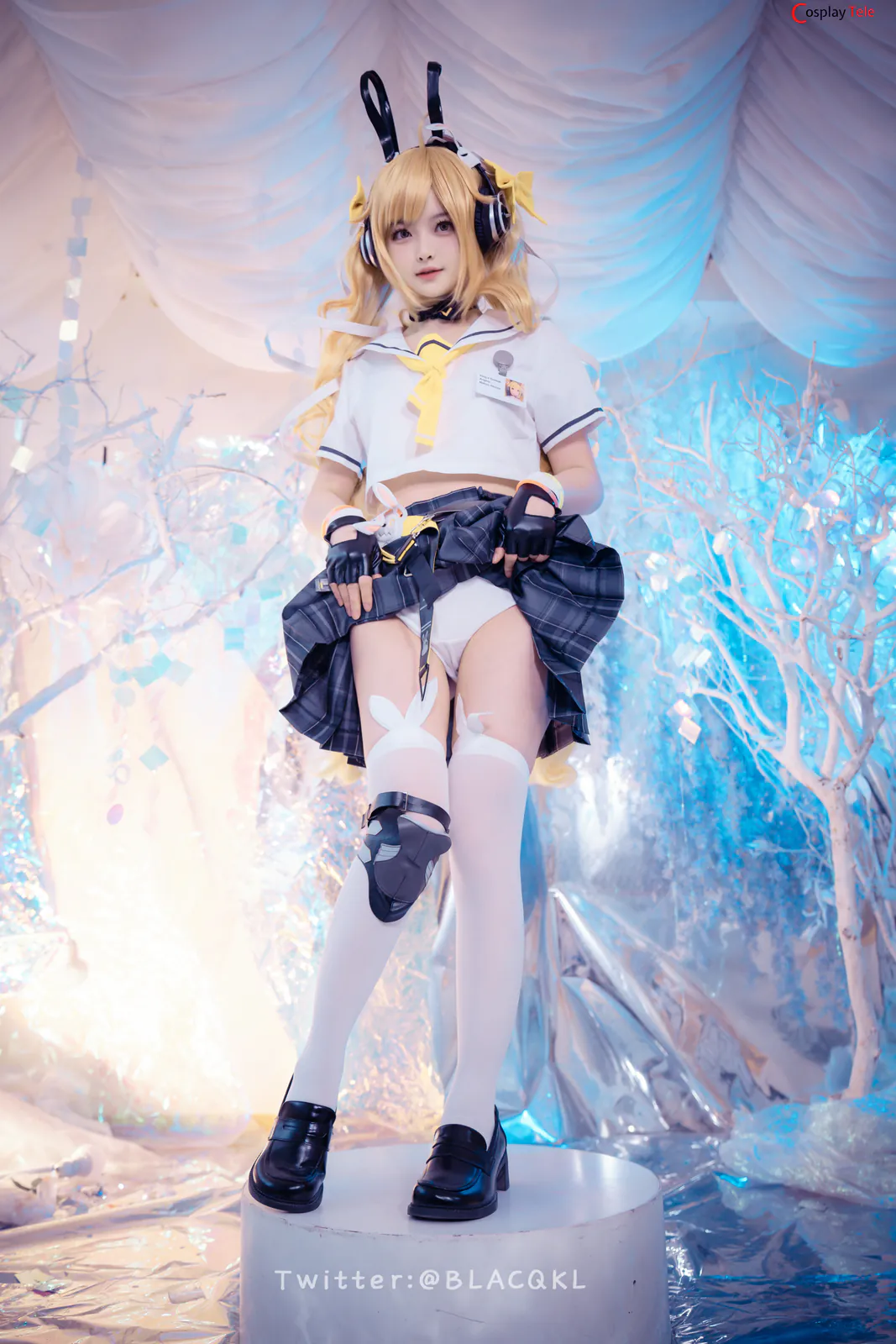 Blacqkl (白莉爱吃巧克力) cosplay Angela – King of Glory