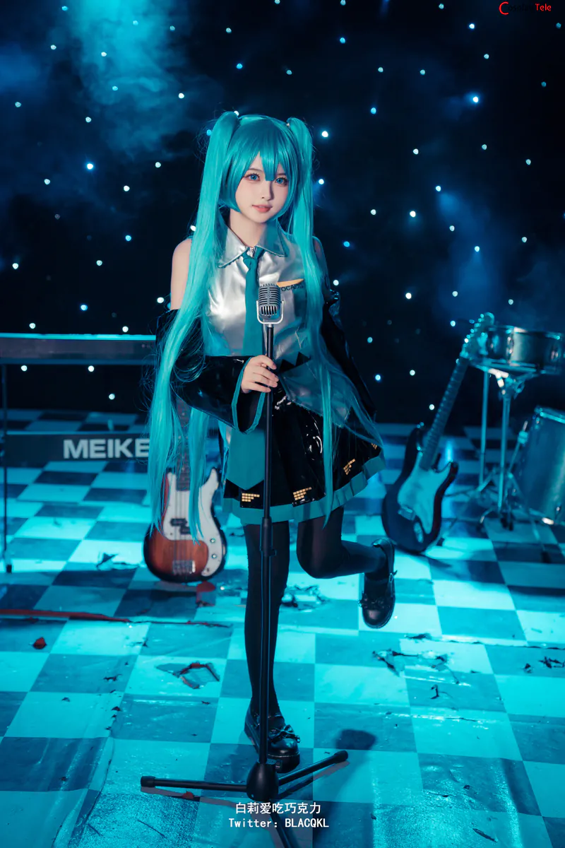 Blacqkl (白莉爱吃巧克力) cosplay Hatsune Miku