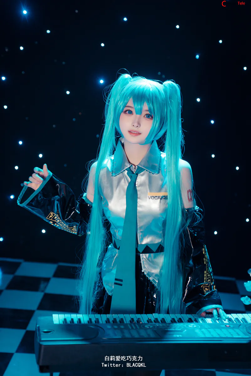 Blacqkl (白莉爱吃巧克力) cosplay Hatsune Miku