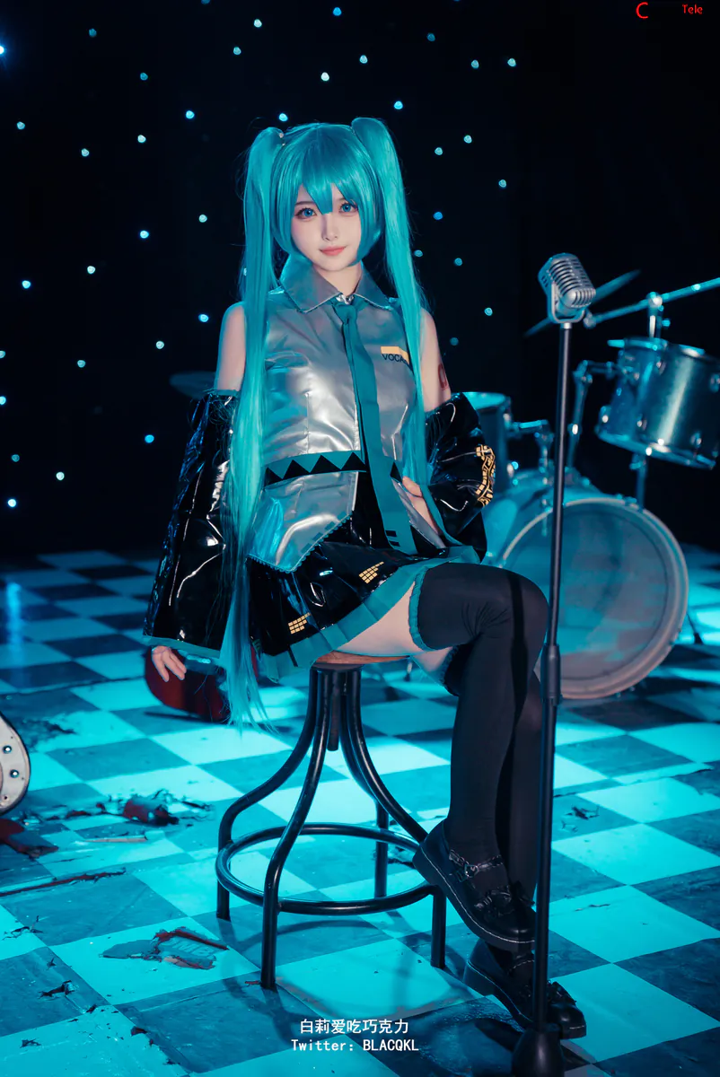 Blacqkl (白莉爱吃巧克力) cosplay Hatsune Miku