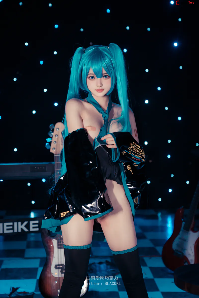 Blacqkl (白莉爱吃巧克力) cosplay Hatsune Miku