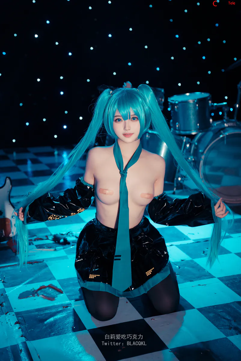 Blacqkl (白莉爱吃巧克力) cosplay Hatsune Miku