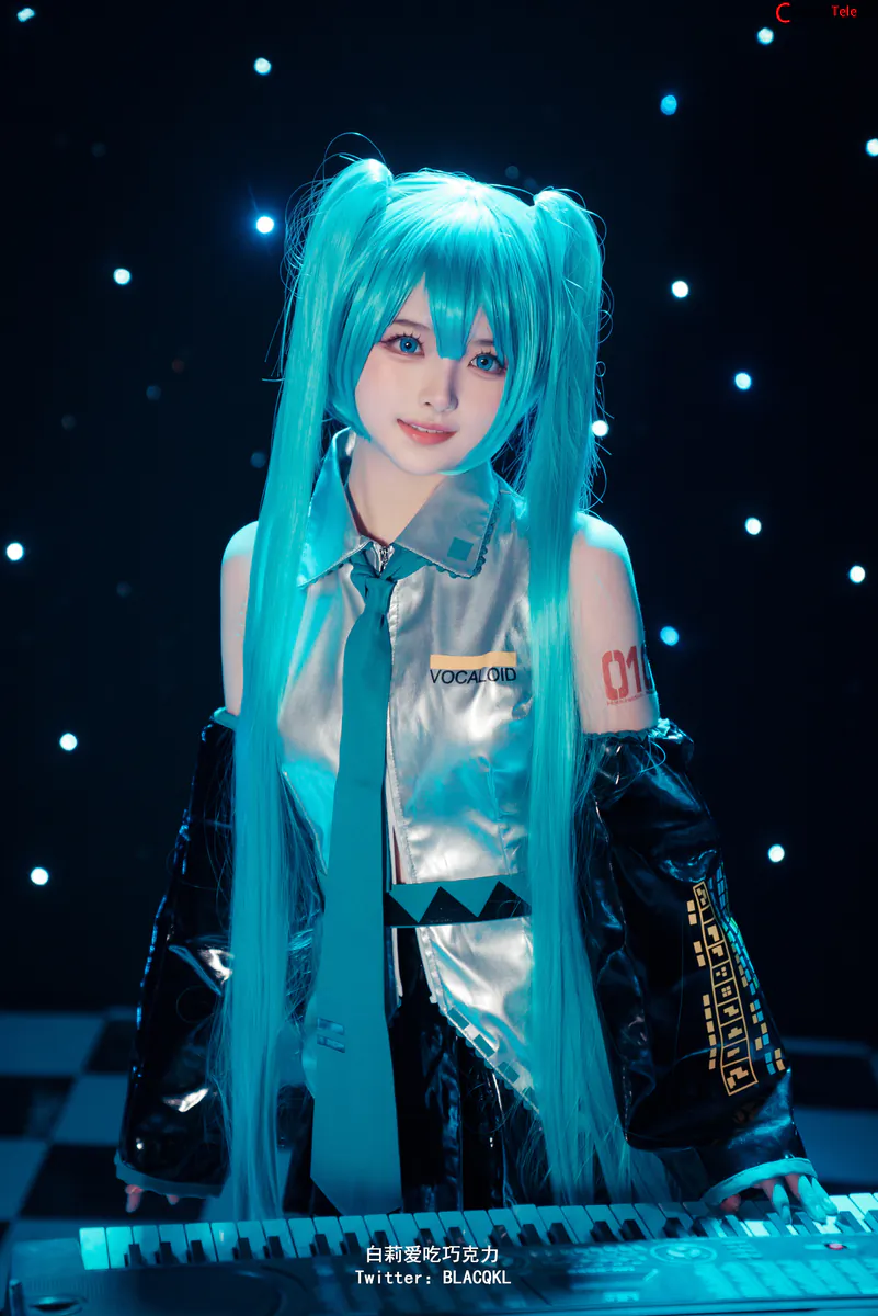 Blacqkl (白莉爱吃巧克力) cosplay Hatsune Miku