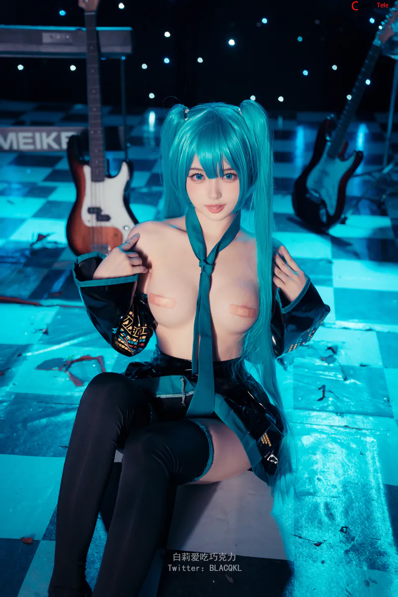 Blacqkl (白莉爱吃巧克力) cosplay Hatsune Miku