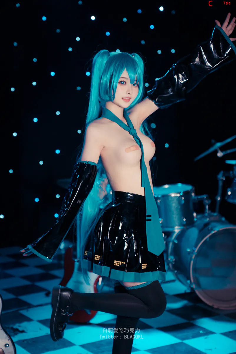 Blacqkl (白莉爱吃巧克力) cosplay Hatsune Miku