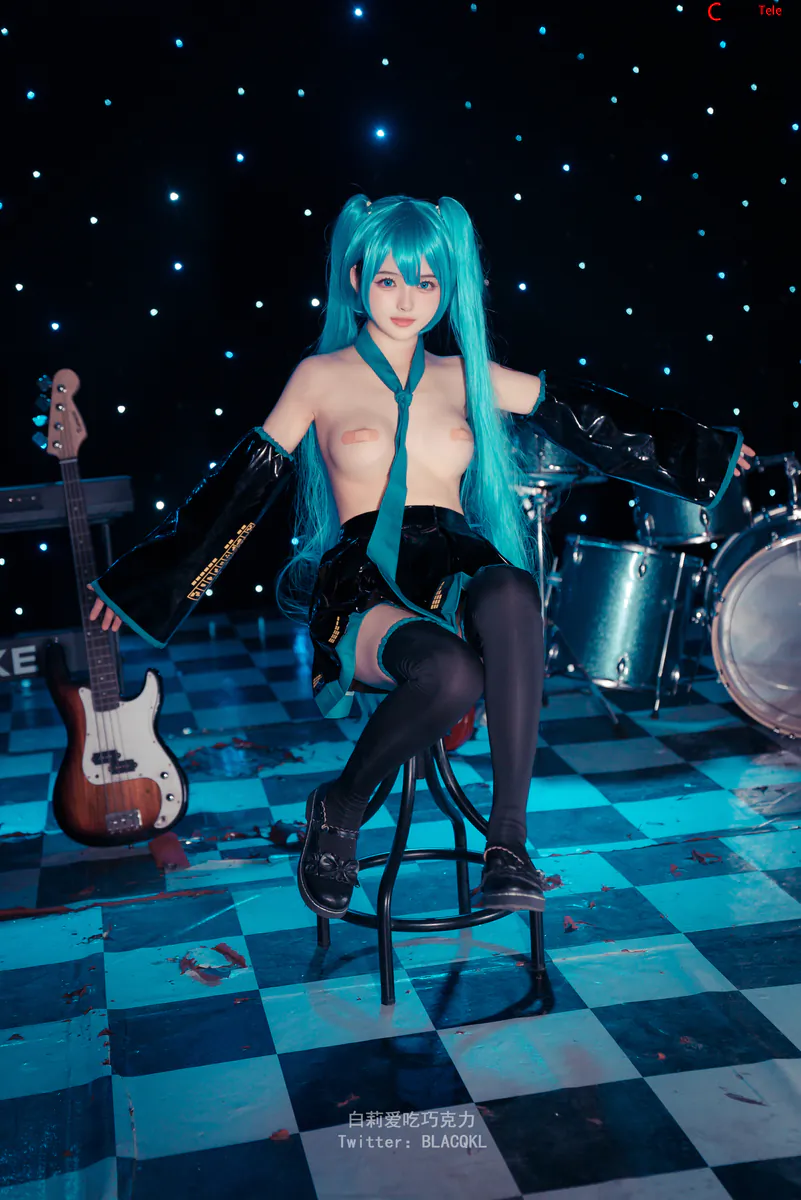 Blacqkl (白莉爱吃巧克力) cosplay Hatsune Miku